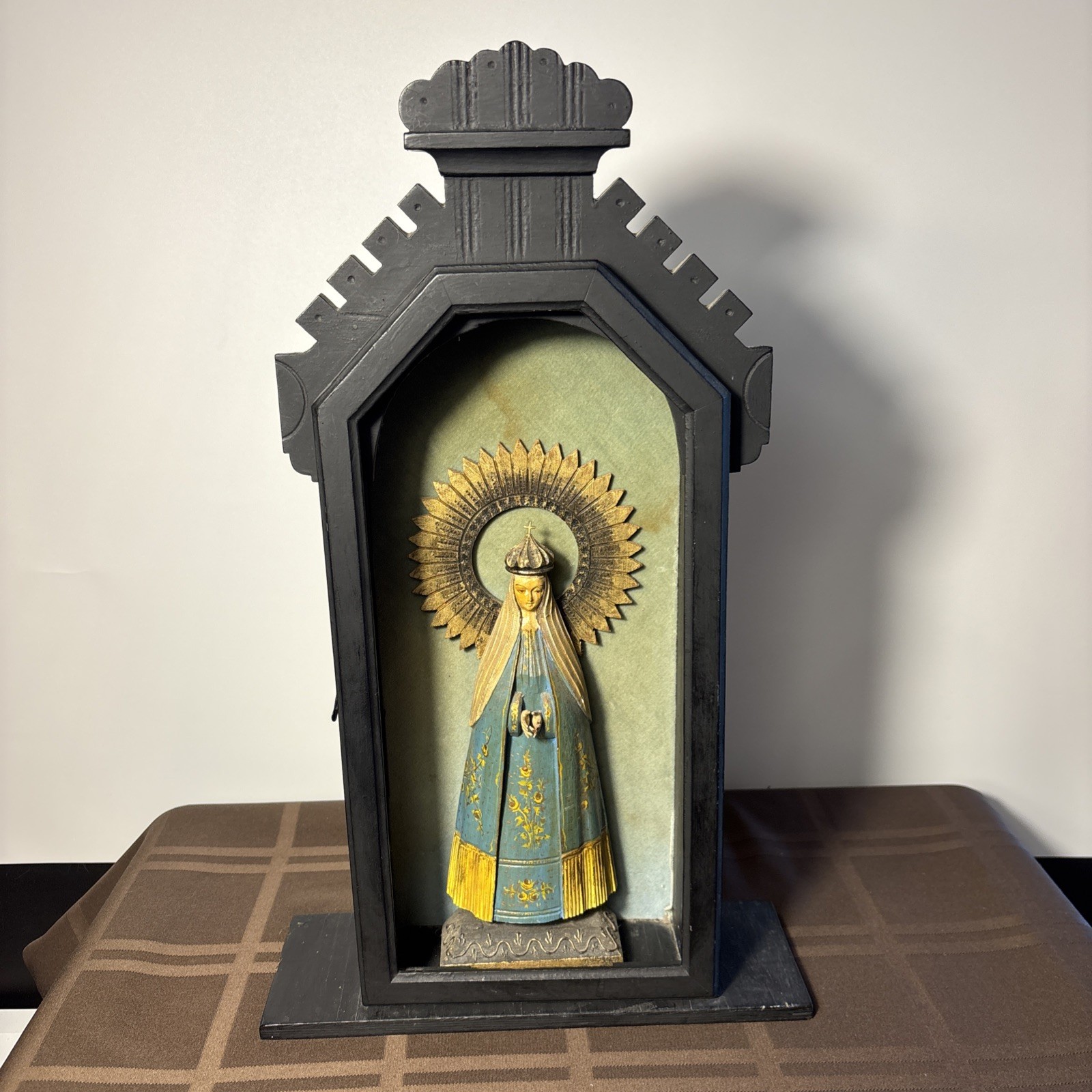 Vintage Hand-Carved Mexican Santos Virgin Mary in Wooden Niche. Good condition. Vintage Hand-Carved Mexican Santos Virgin Mary in Wooden Niche. Good condition.