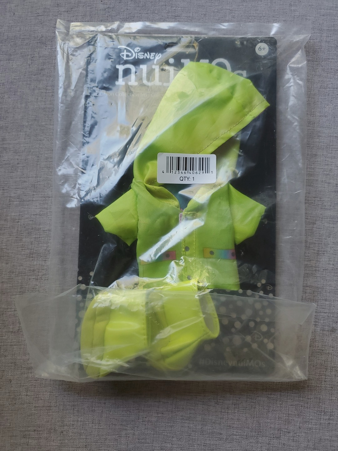 Disney nuiMOs Raincoat & rain boots nuimo Outfit -yellow green NEW