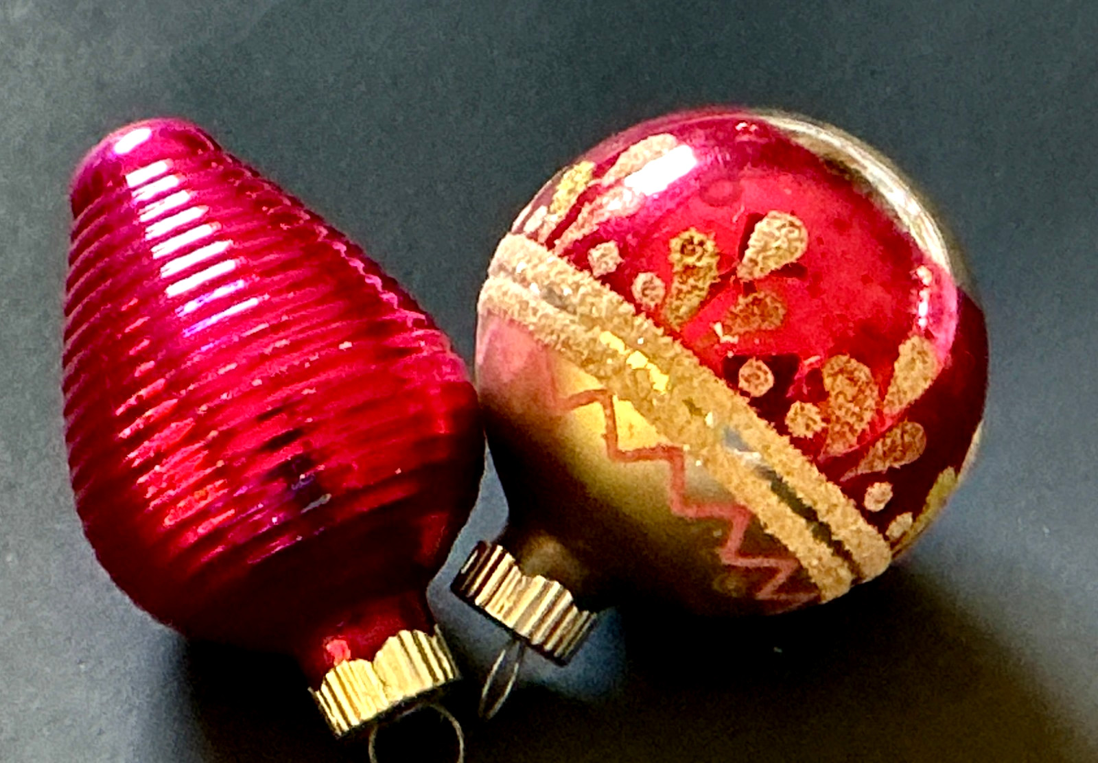 2 VTG USA Classic Shiny Brite Pink Ornaments: Ribbed Lantern/Mica Petals 2 VTG USA Classic Shiny Brite Pink Ornaments: Ribbed Lantern/Mica Petals