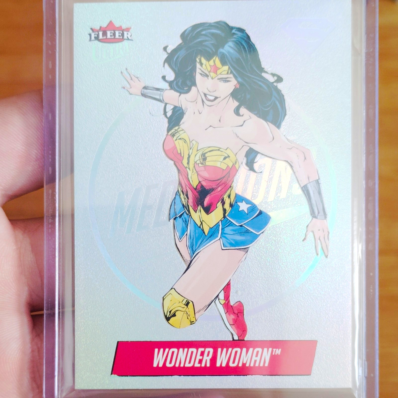 Fleer 2025 Fleer Ultra Superman Platinum Medallions Wonder Woman M-12 /100