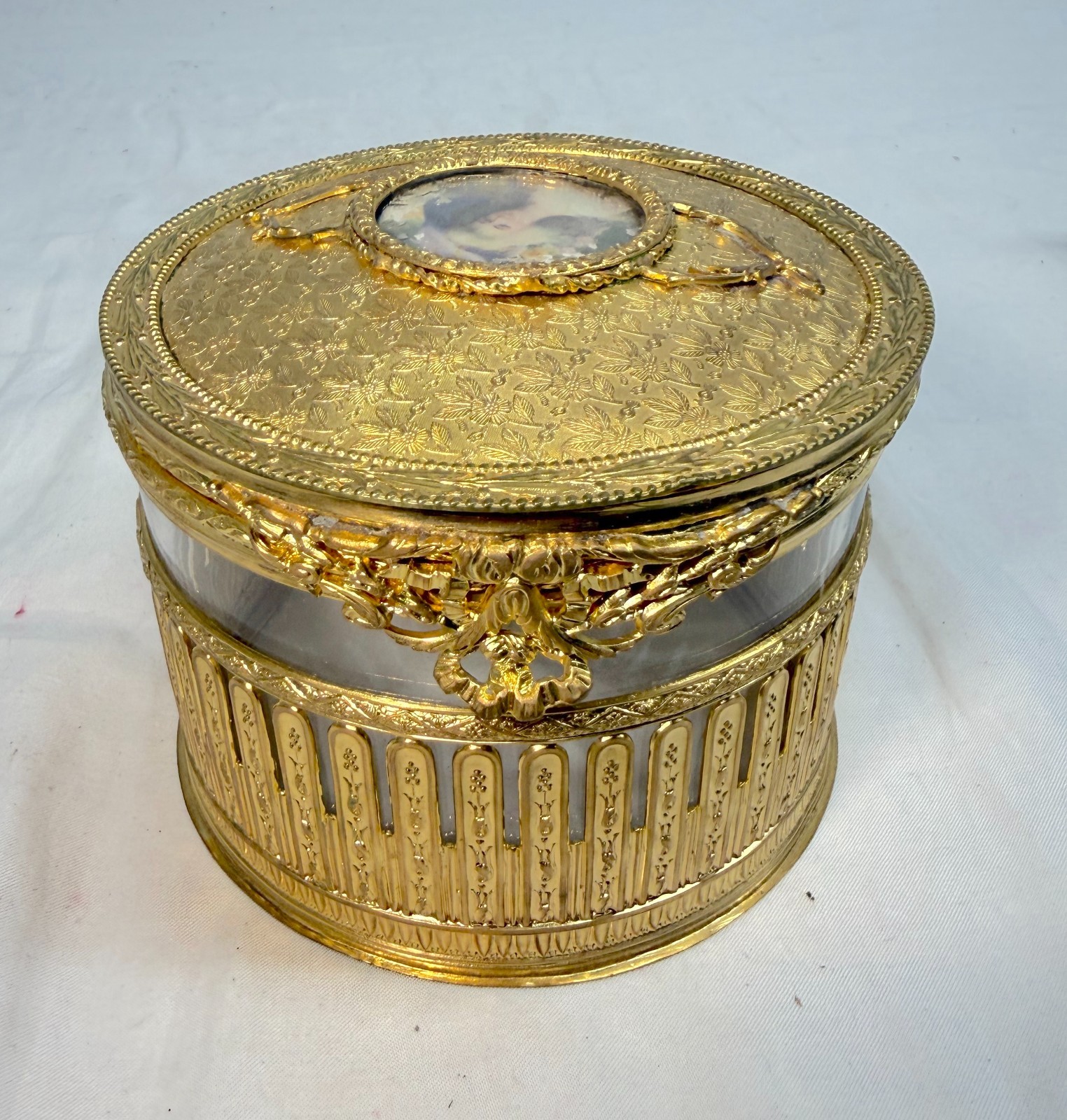 antique ornate Victorian ormolu bronze crystal jewelry powder vanity box casket antique ornate Victorian ormolu bronze crystal jewelry powder vanity box casket