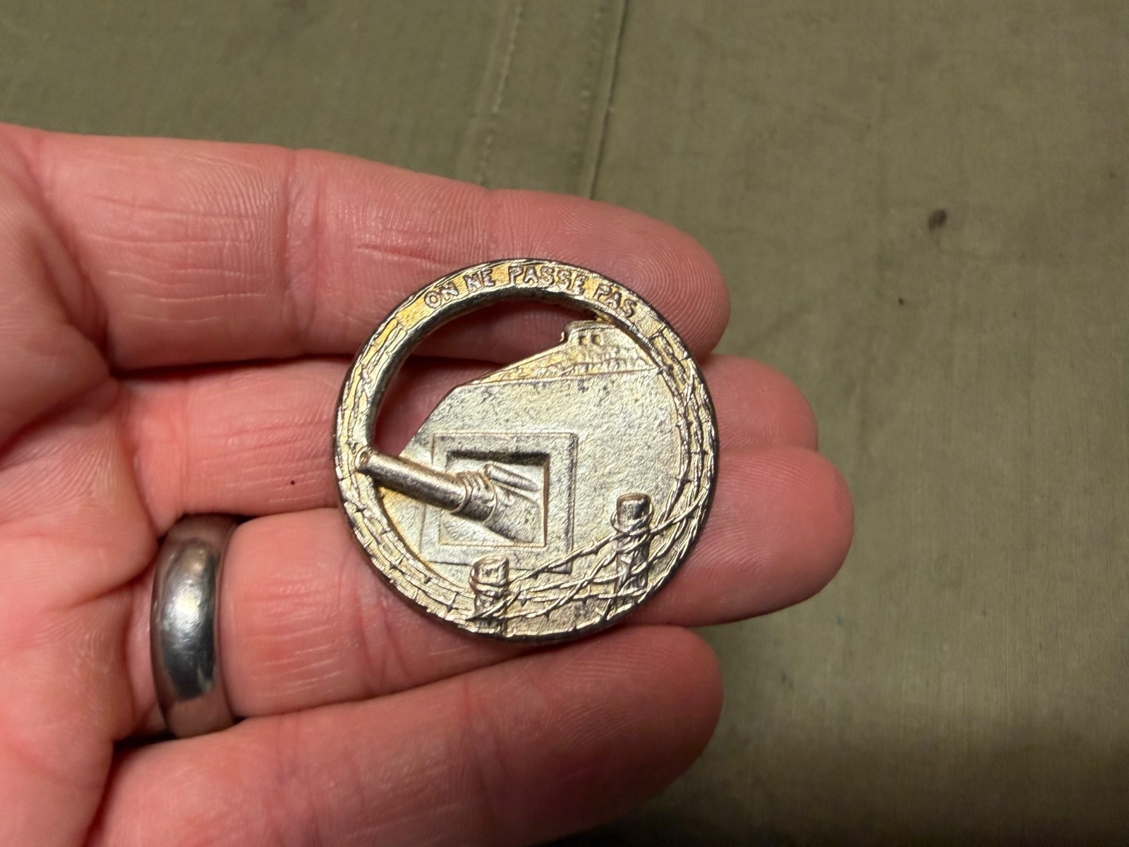 WWII FREE FRENCH FRANCE MAGNETO LINE SERVICE PIN BADGE WWII FREE FRENCH FRANCE MAGNETO LINE SERVICE PIN BADGE