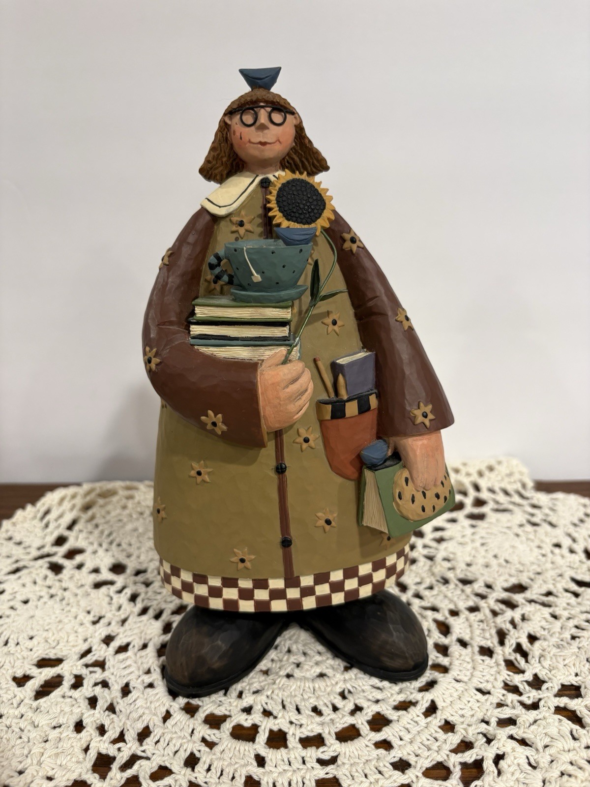 Williraye Studio WW7761 Reading Writing Relaxing Figurine 2008 Retired Book Gift