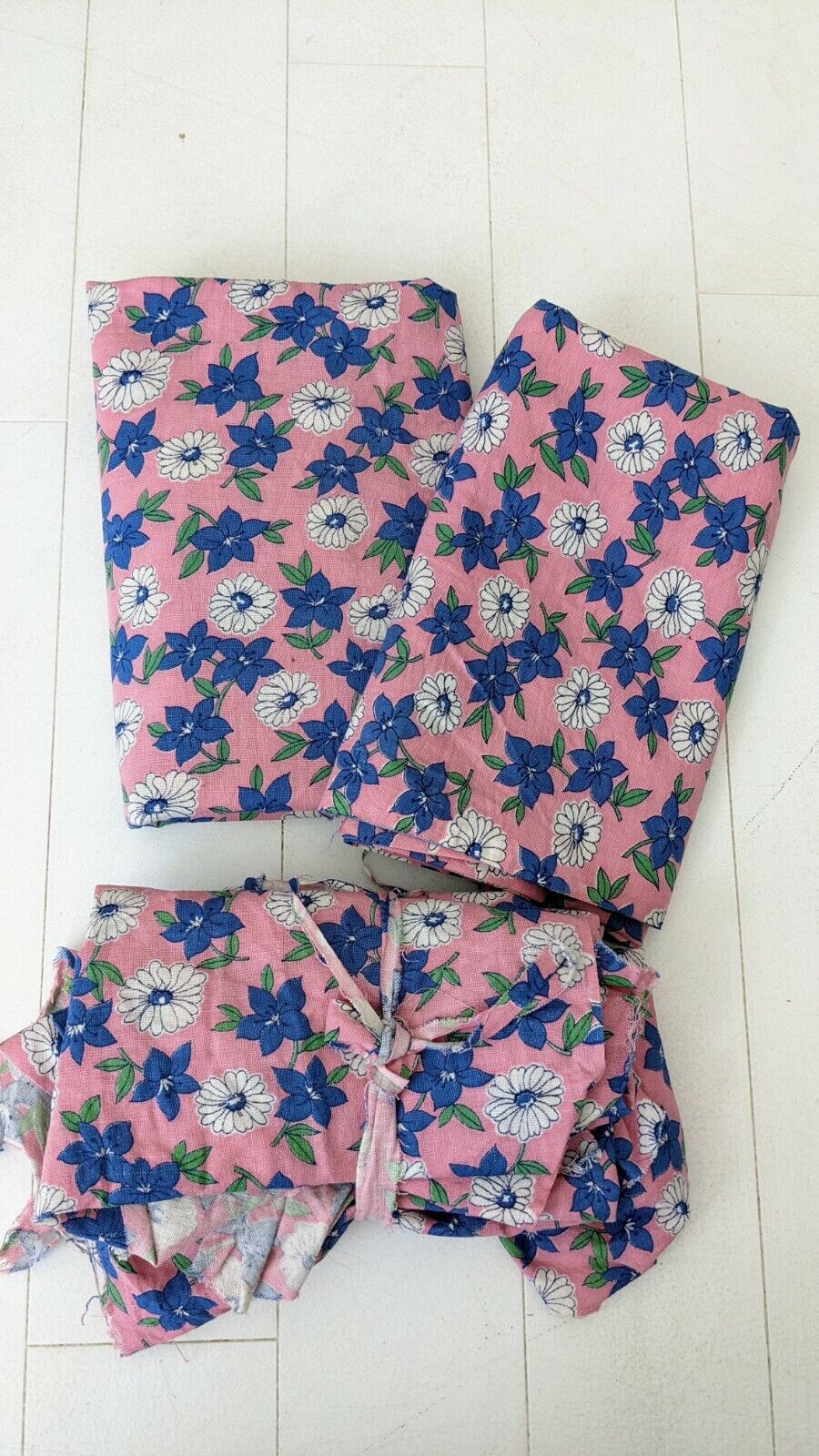 Vintage 1940s uncut 2 full pink floral feedsack sewing fabric lot plus scraps