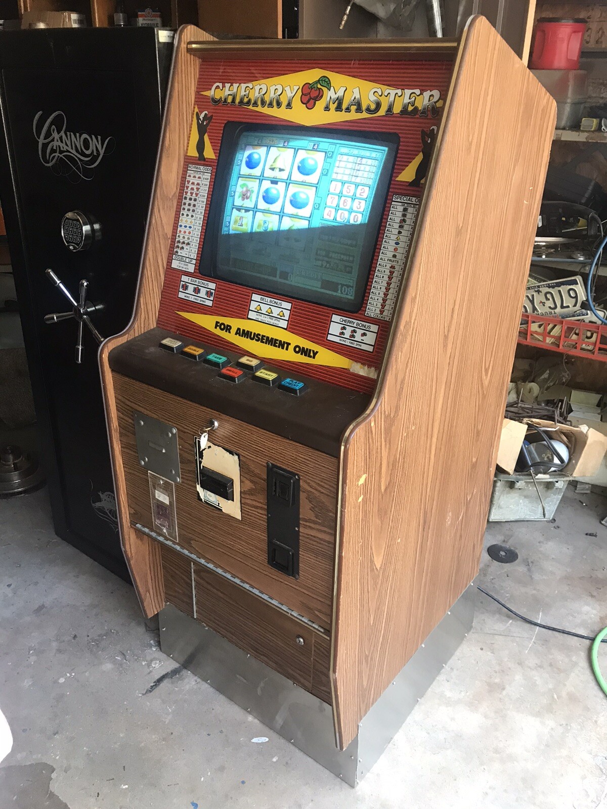 vintage Cherry Master - 8 Liner - upright skill game vintage arcade vintage Cherry Master - 8 Liner - upright skill game vintage arcade
