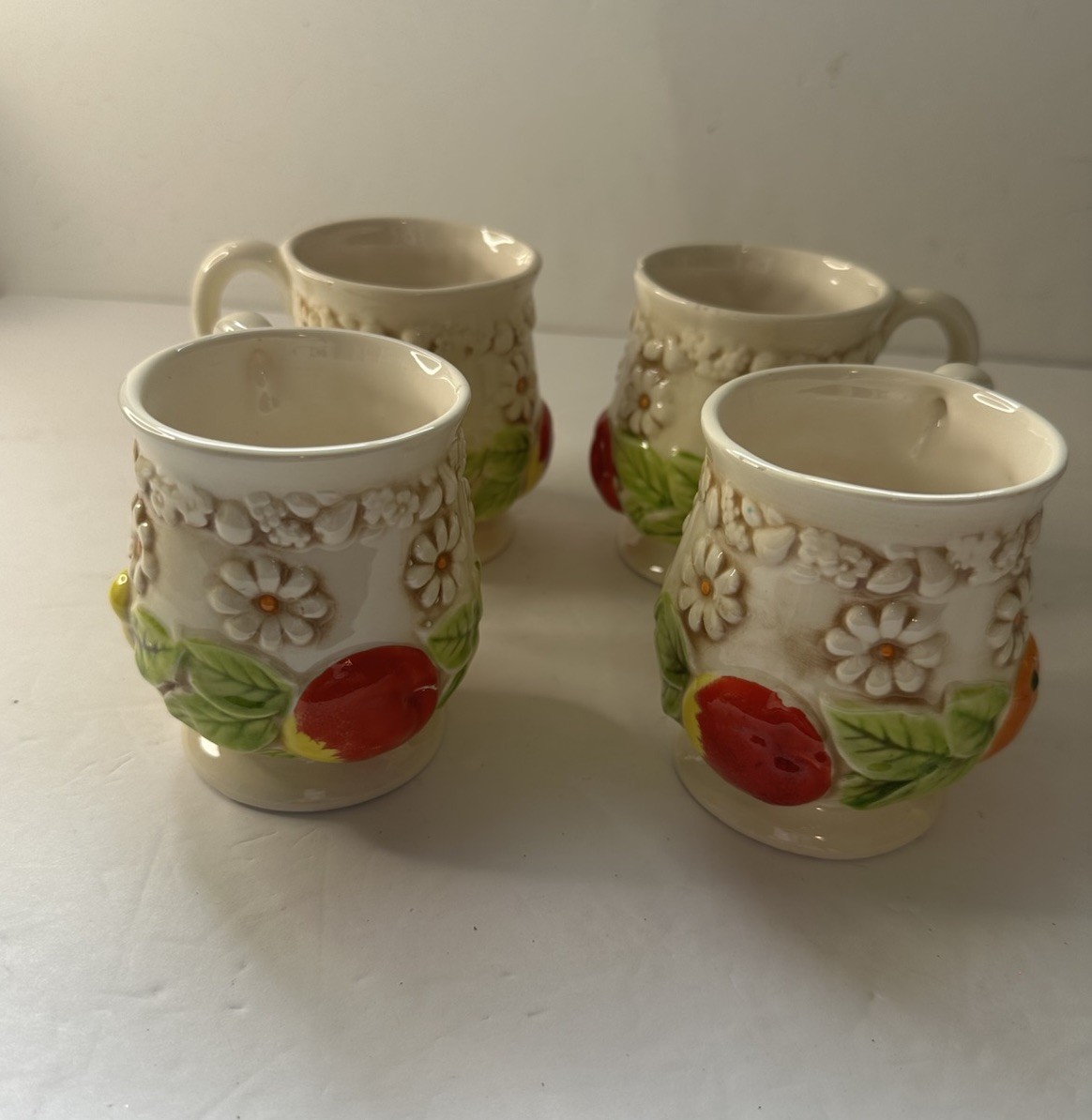 VTG Fred Roberts Co Set of 4 Fruit Flower Embossed Mugs Made in Japan