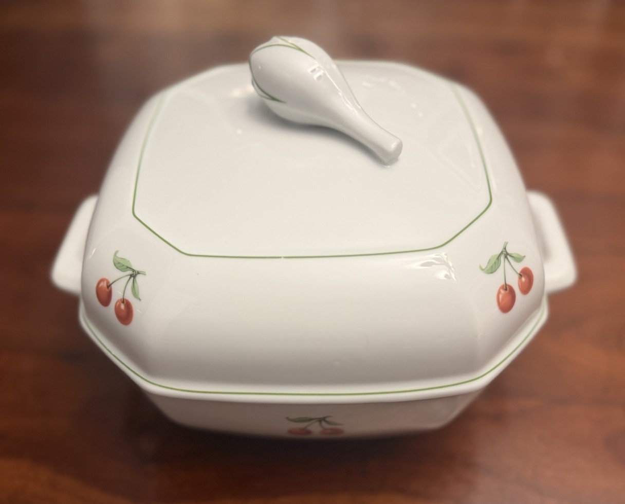 Villeroy & Boch Cherry Square Covered Vegetable Tureen Casserole Heinrich Vtg