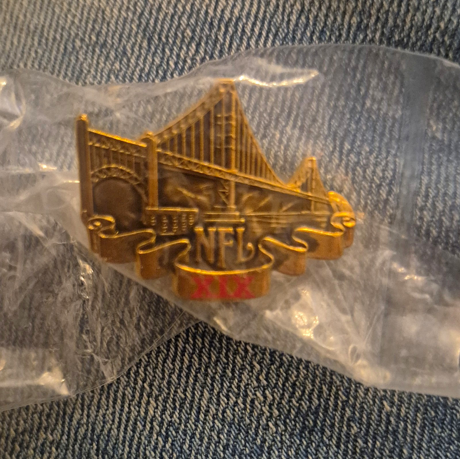 Vintage 1985 NFL Super Bowl XIX Press Pin 49ers vs Dolphins Sealed Mint 