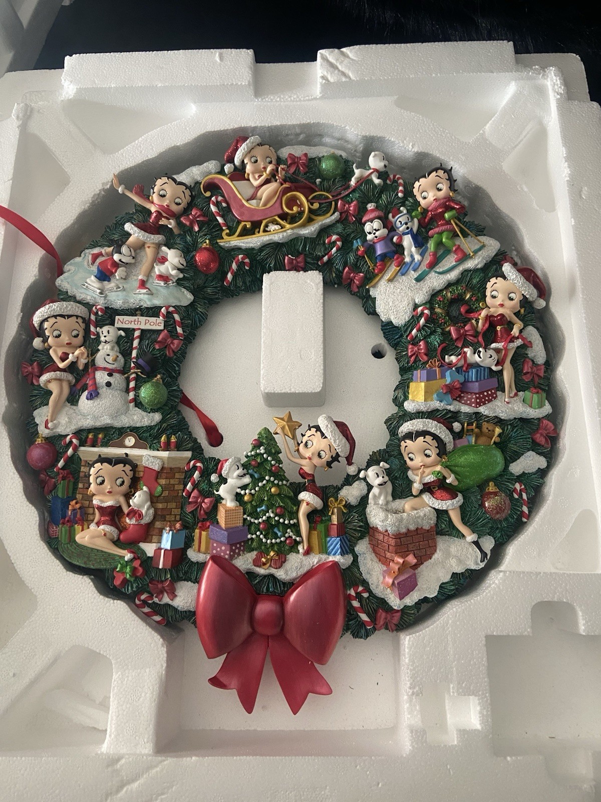 Danbury Mint Betty Boop 2007 Christmas 3-D Wreath NEW IN BOX Danbury Mint Betty Boop 2007 Christmas 3-D Wreath NEW IN BOX