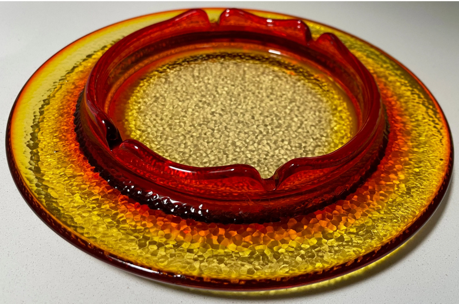 Vintage Round Amberina Art Glass Textured Ashtray Mid Century Modern Glassware Vintage Round Amberina Art Glass Textured Ashtray Mid Century Modern Glassware