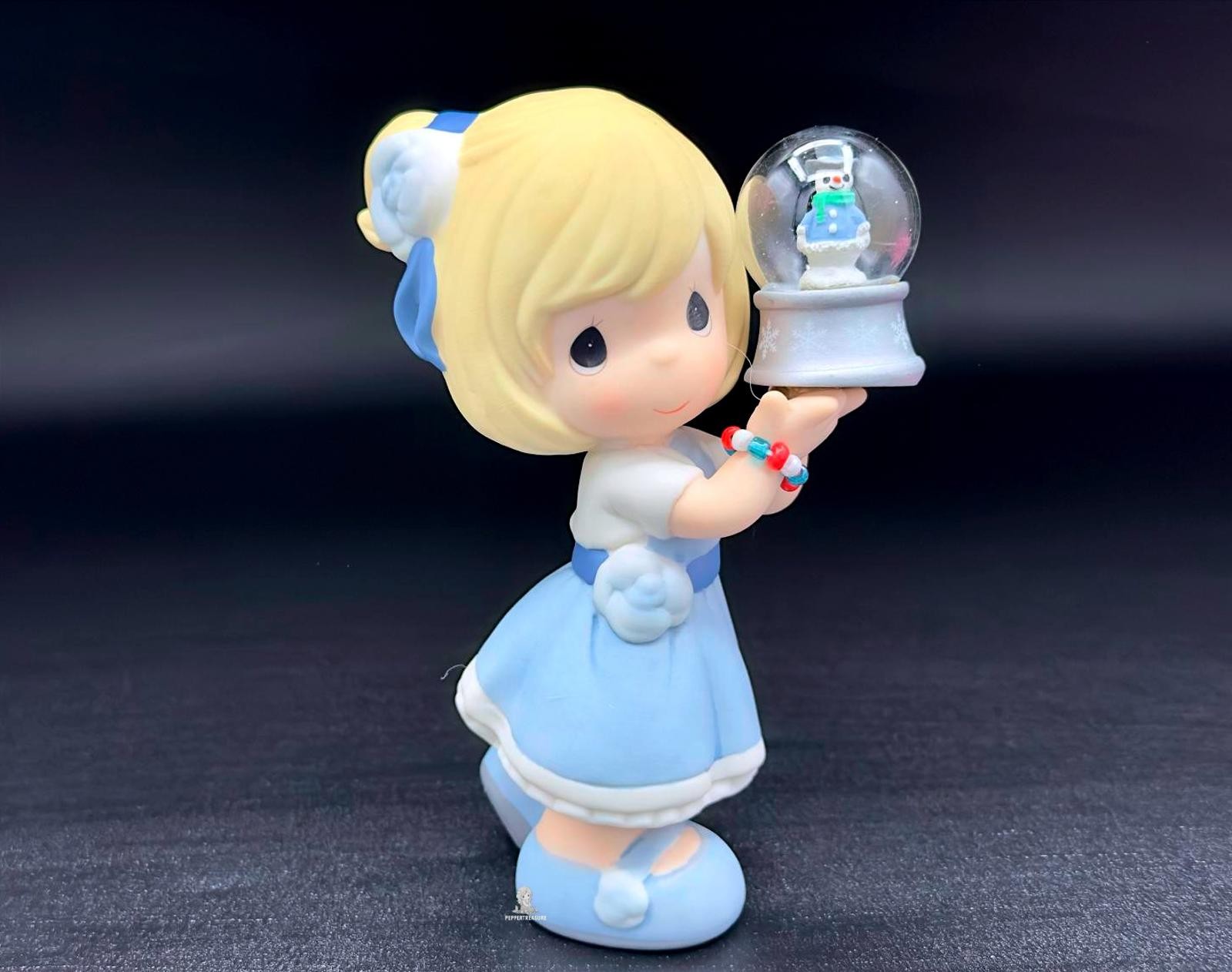 Adorable Precious Moments Girl Holding Snowman Snow Globe Winter Christmas.