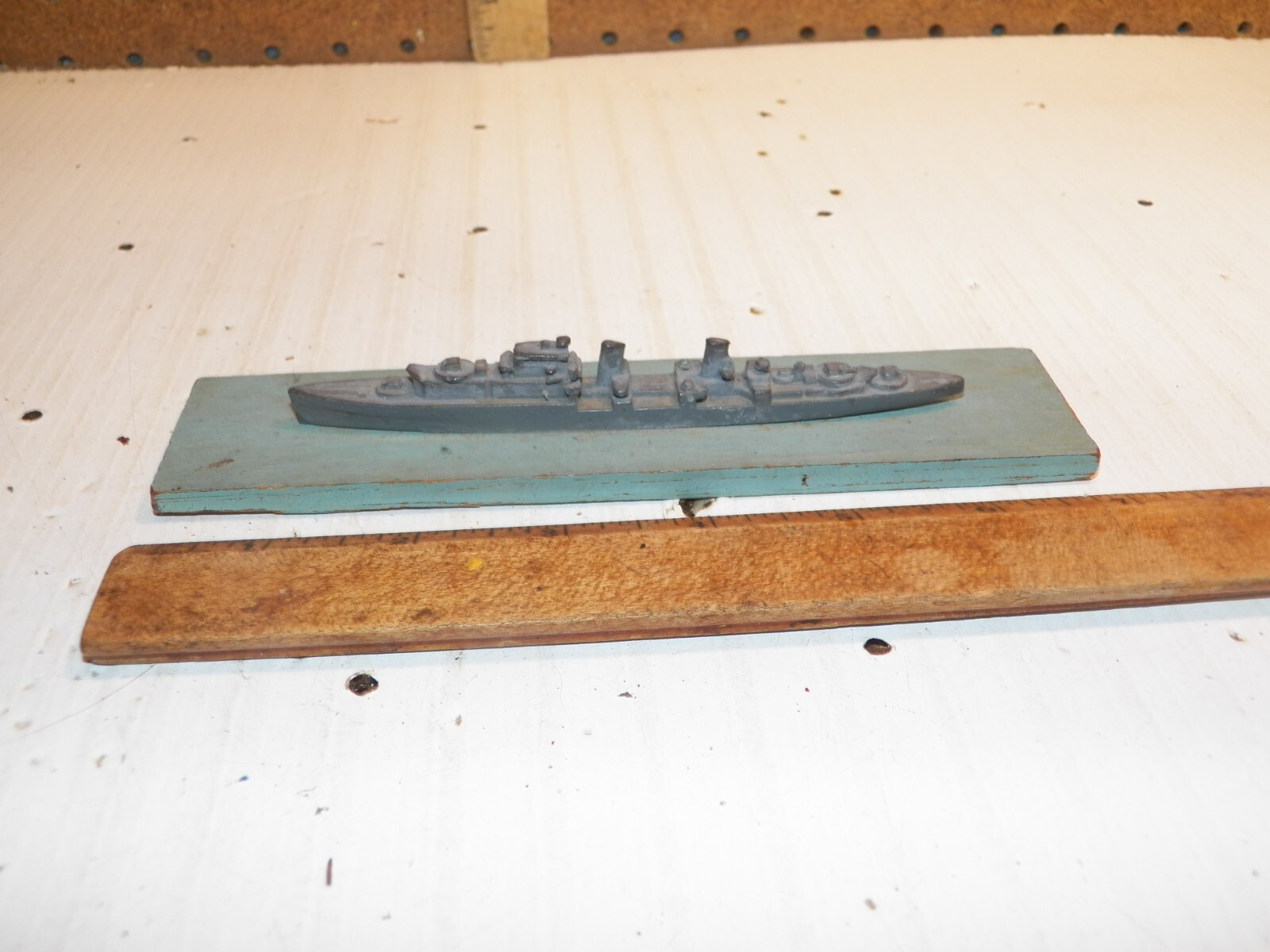 1943 H.A. FRAMBURG & CO Lead Recognition Ship Model British SCYLLA (Dido Class)