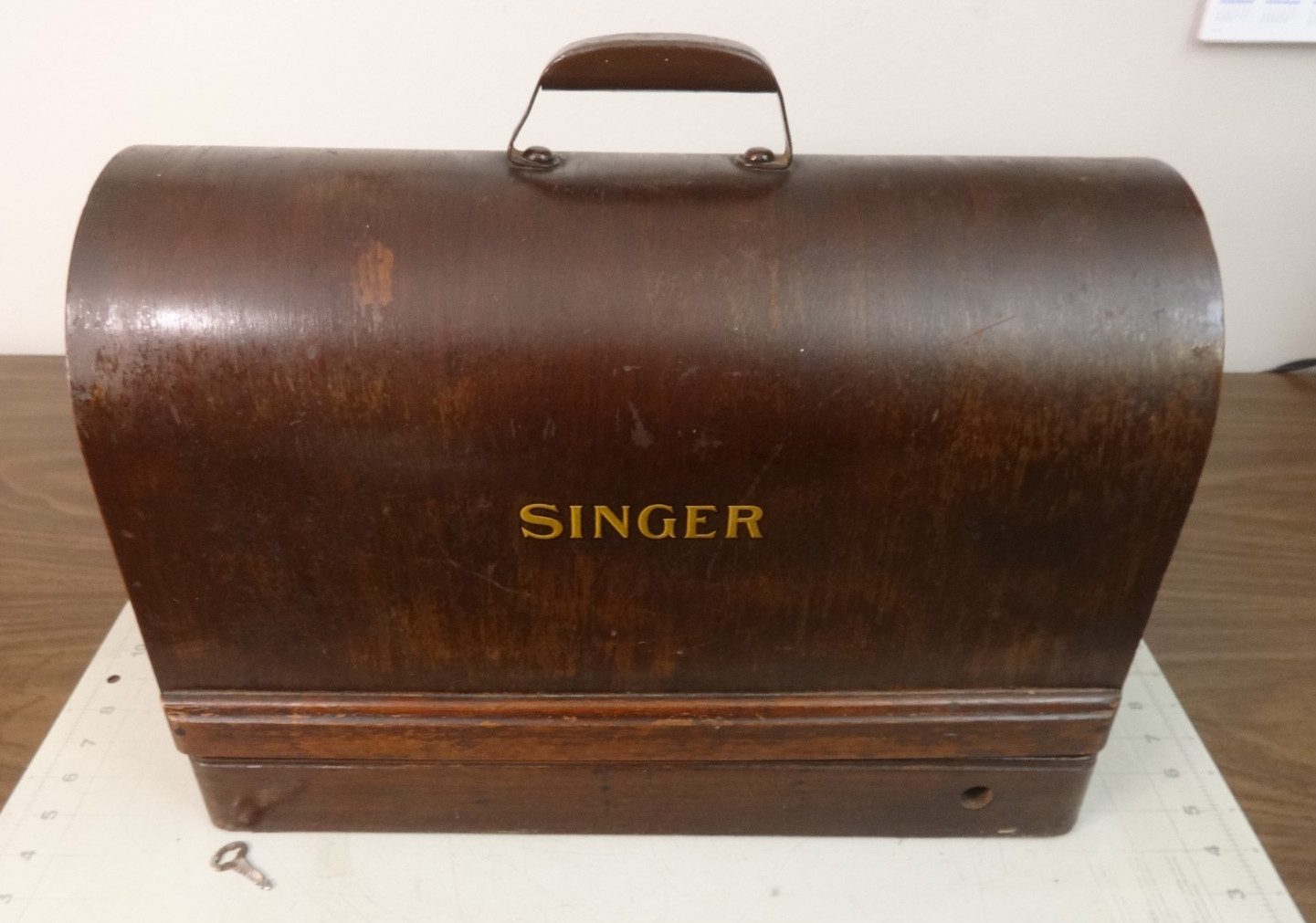 Vintage SINGER BENTWOOD CASE   for  128 3/4 Size Sewing Machine