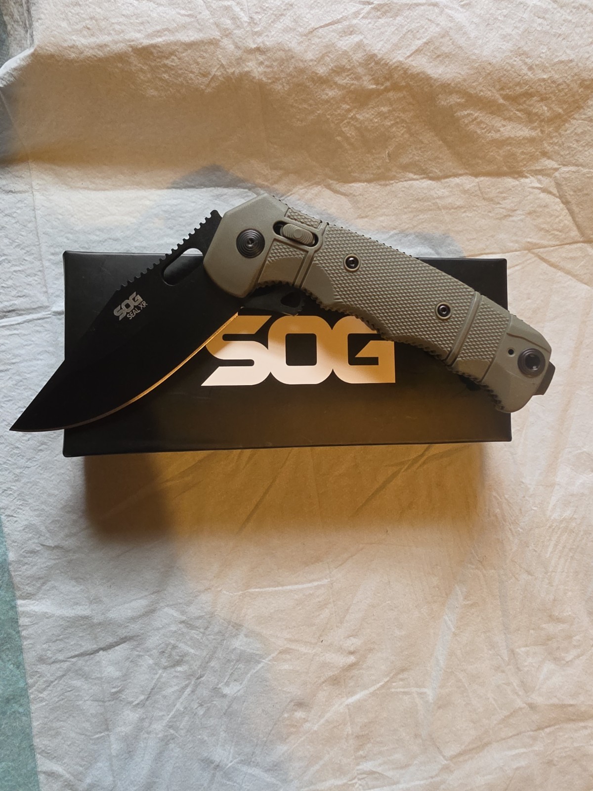 SOG SEAL XR Folding Knife 4 SOG SEAL XR Folding Knife 4