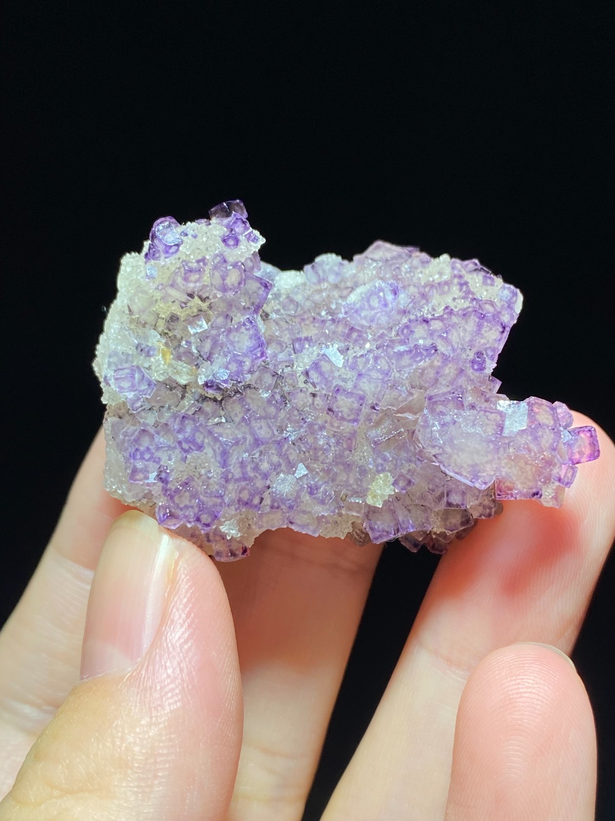 Exquisite Natural Purple-edged Cubic Fluorite Crystal Mineral Specimen,China