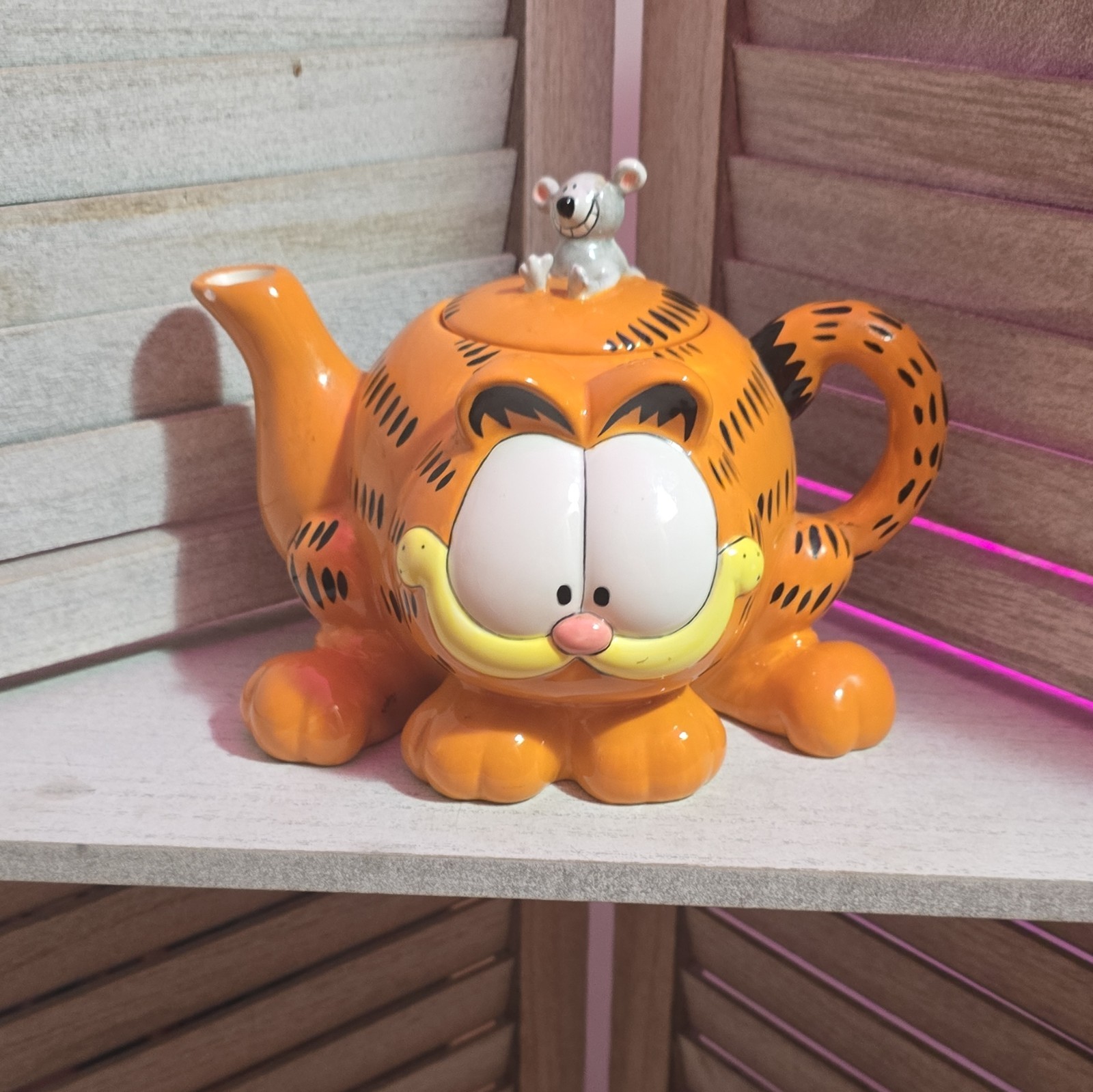 Vintage Garfield Teapot Original Davis Trademark