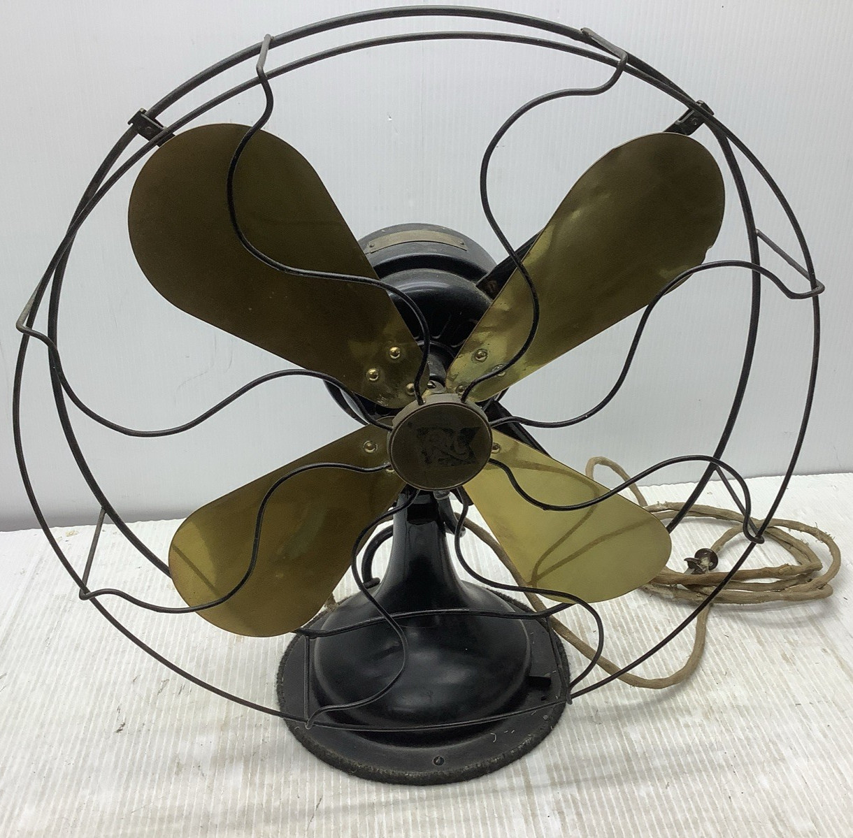 Antique 1920’s Robbins & Myers 2417 16” 3 Speed Oscillating Brass works read Antique 1920’s Robbins & Myers 2417 16” 3 Speed Oscillating Brass works read