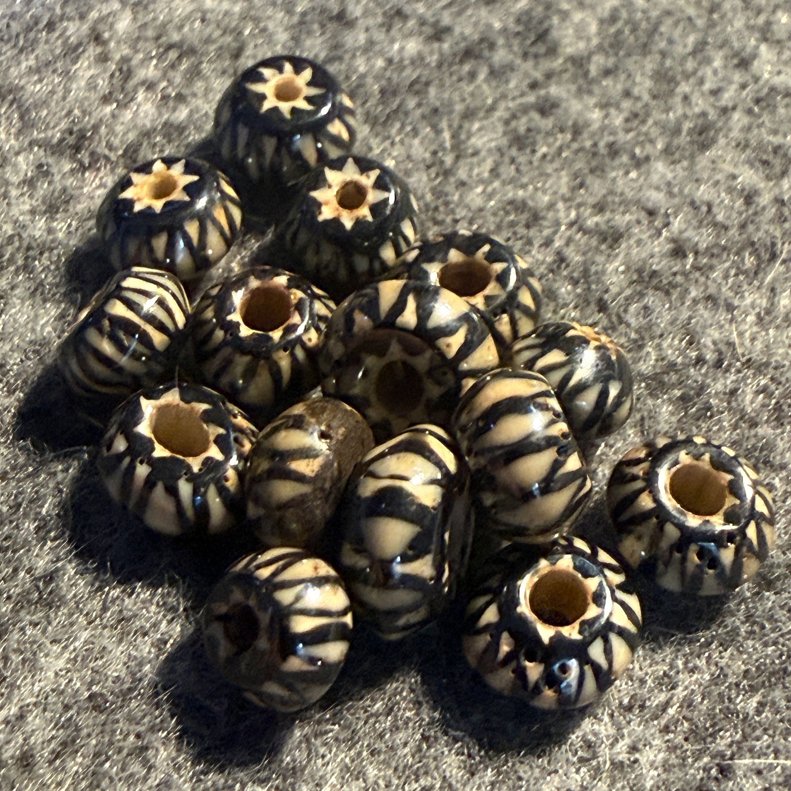 15 Original Chevron Glass Trade Beads Huron Indians 1700's Black & White 15 Original Chevron Glass Trade Beads Huron Indians 1700's Black & White