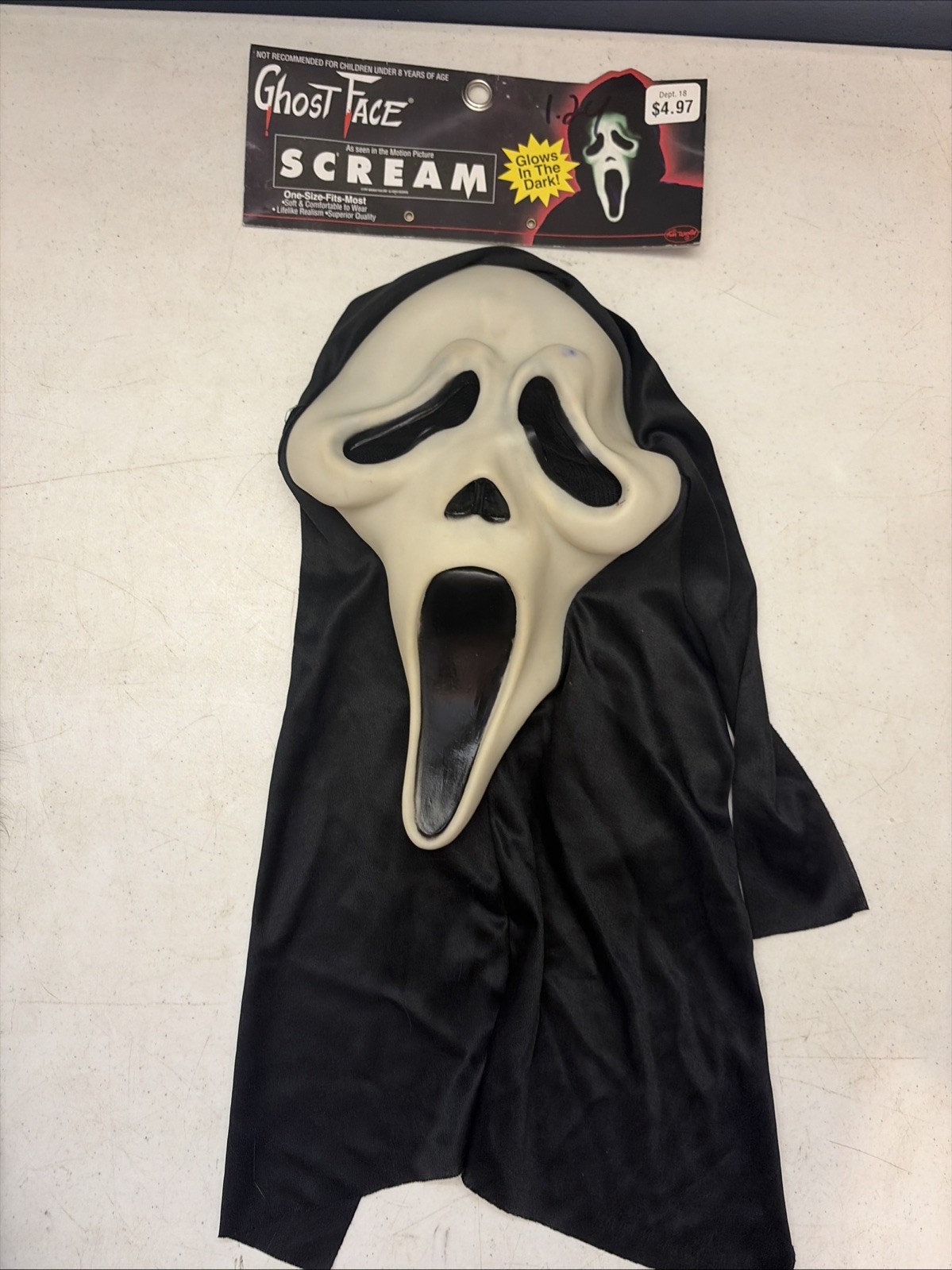 NOS Vintage 1997 Easter Unlimited Fun World DIV Ghost Face Scream Mask 9206 NOS Vintage 1997 Easter Unlimited Fun World DIV Ghost Face Scream Mask 9206