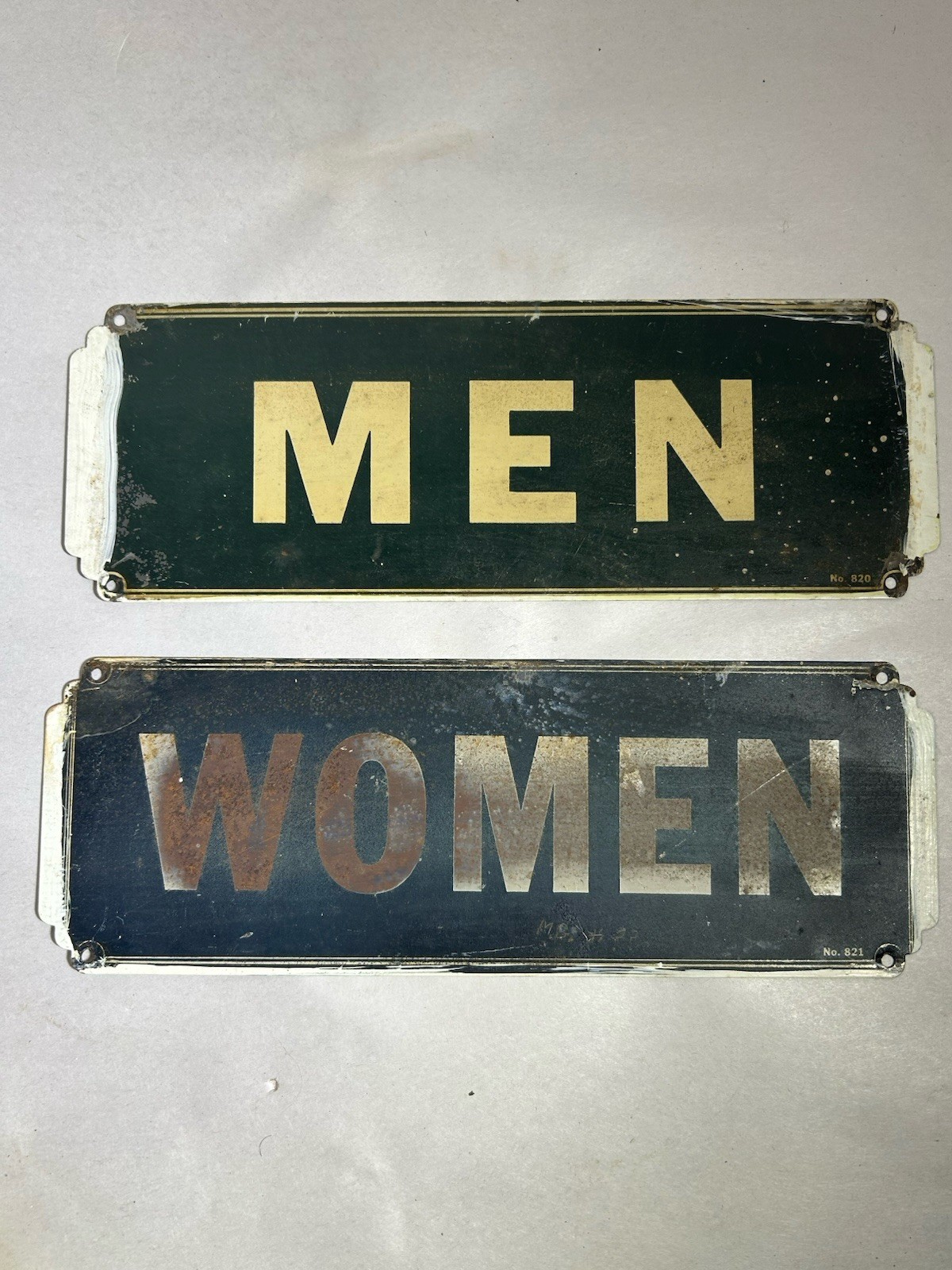 Vintage Men Women Restroom Sign Art Deco Gas Station Advertising Tin Sign Vintage Men Women Restroom Sign Art Deco Gas Station Advertising Tin Sign