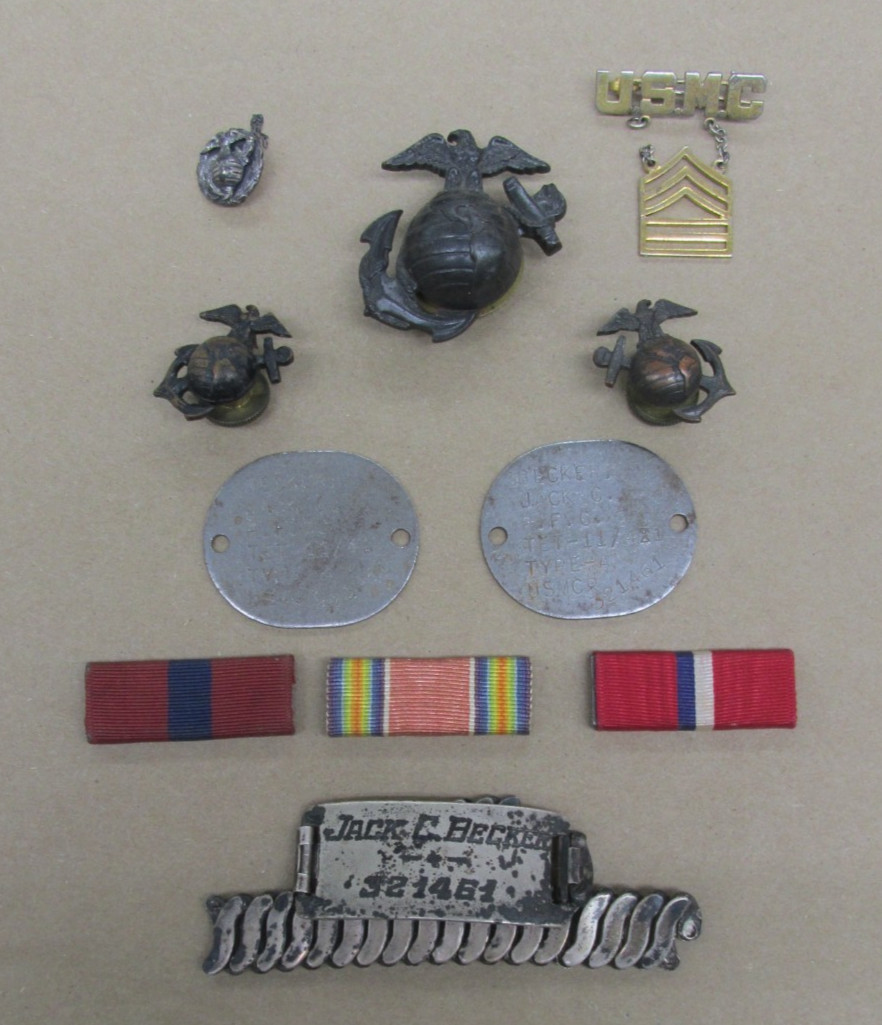 WWII Marine Corps USMC Named Grouping Dog Tags T 11/41 / ID Bracelet / Insignia WWII Marine Corps USMC Named Grouping Dog Tags T 11/41 / ID Bracelet / Insignia