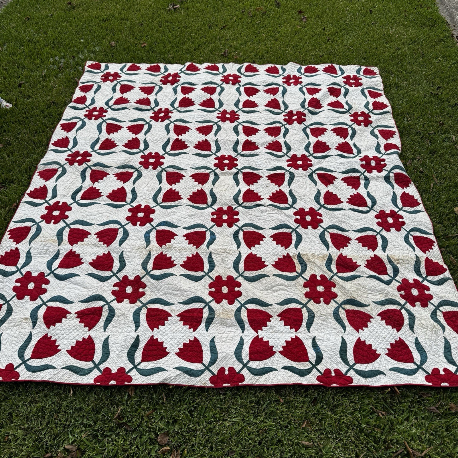 EXCEPTIONAL 1800’s Quilt - Antique - Red & Green Flowers Large 94”x84” EXCEPTIONAL 1800’s Quilt - Antique - Red & Green Flowers Large 94”x84”