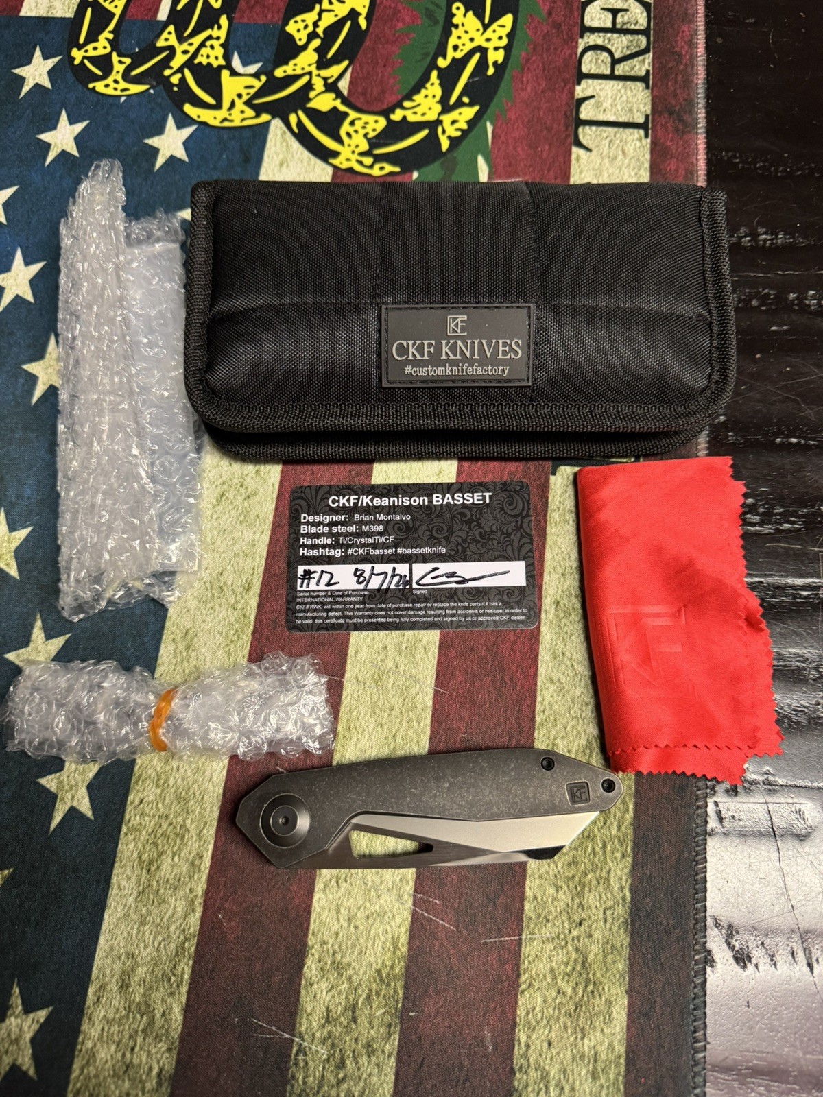 RARE Custom Knife Factory x Keanison Basset - Blackened Ti / M398 RARE Custom Knife Factory x Keanison Basset - Blackened Ti / M398