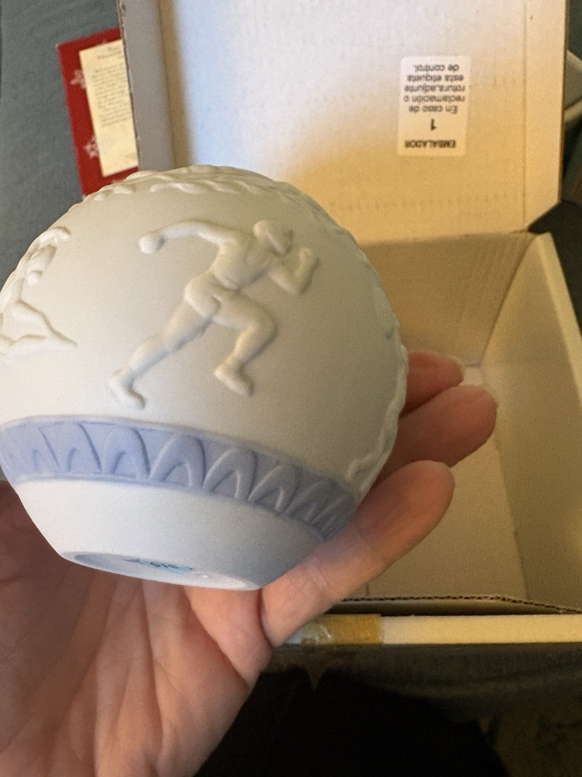 VINTAGE 1992 LLADRO BARCELONA SPAIN BALL PAPERWEIGHT NEW IN THE ORIGINAL BOX VINTAGE 1992 LLADRO BARCELONA SPAIN BALL PAPERWEIGHT NEW IN THE ORIGINAL BOX