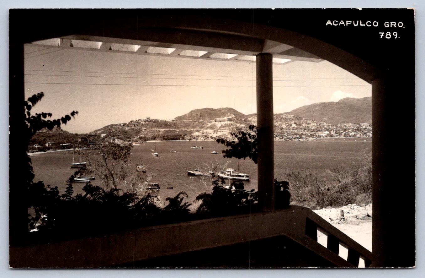 K69/ Acapulco Mexico RPPC Postcard c1940s View of Ships Harbor 206