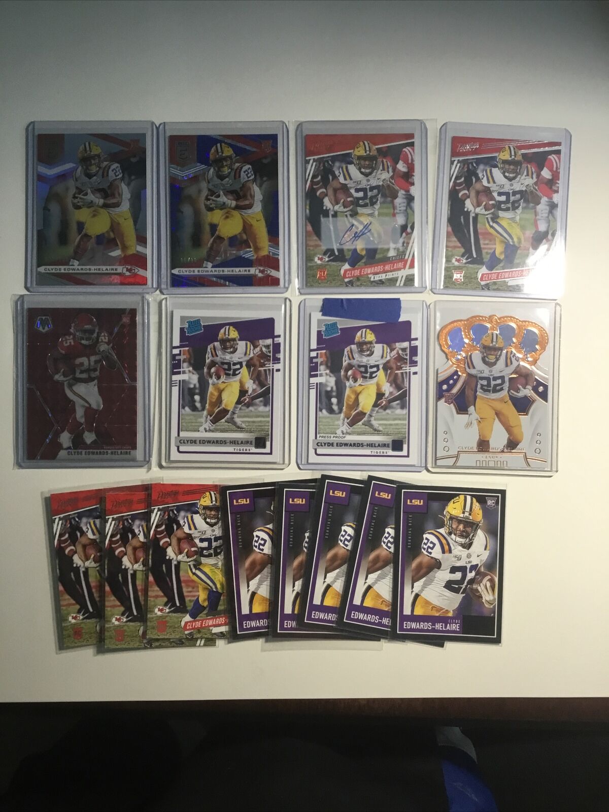 2020 panini clyde edwards helaire 16 card lot with 21/25 auto rc