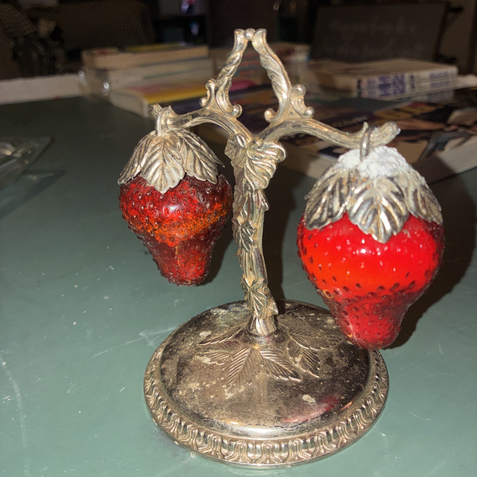1940s Hanging Ruby Red Glass Strawberries Salt & Pepper Shakers-FreeShpg 1940s Hanging Ruby Red Glass Strawberries Salt & Pepper Shakers-FreeShpg