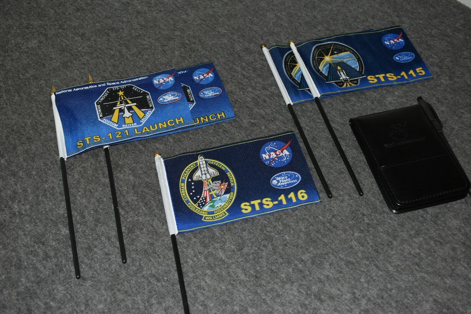 2006-07 NASA SPACE SHUTTLE LAUNCH DAY FLAG STS-115, 116, 121 + NASA NOTEPAD