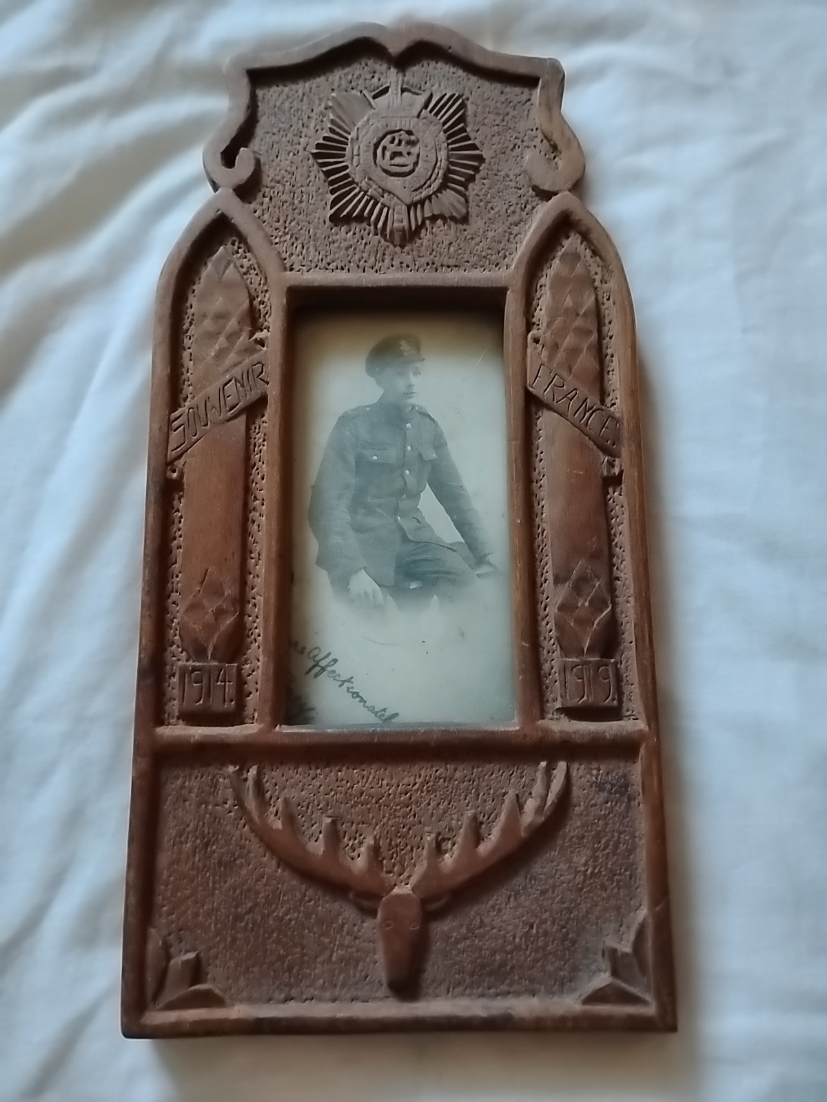WW1 Wood Carved Souvenir Frame Photograph Soldier France Military 1919 Collect WW1 Wood Carved Souvenir Frame Photograph Soldier France Military 1919 Collect