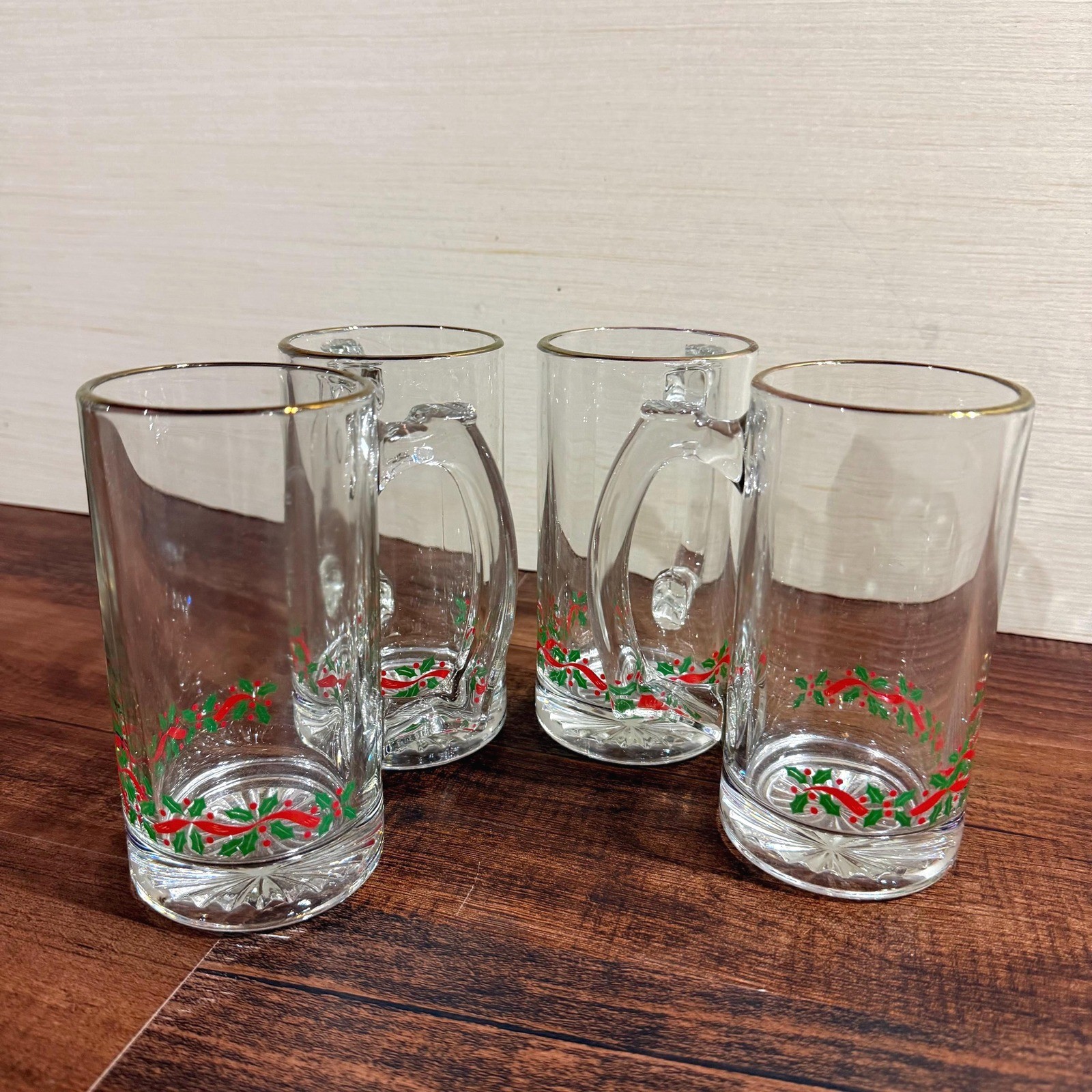 4 VTG Libbey Christmas Glass Mugs Arby\'s Holly Berry Gold Rim Beer Steins 4 VTG Libbey Christmas Glass Mugs Arby\'s Holly Berry Gold Rim Beer Steins