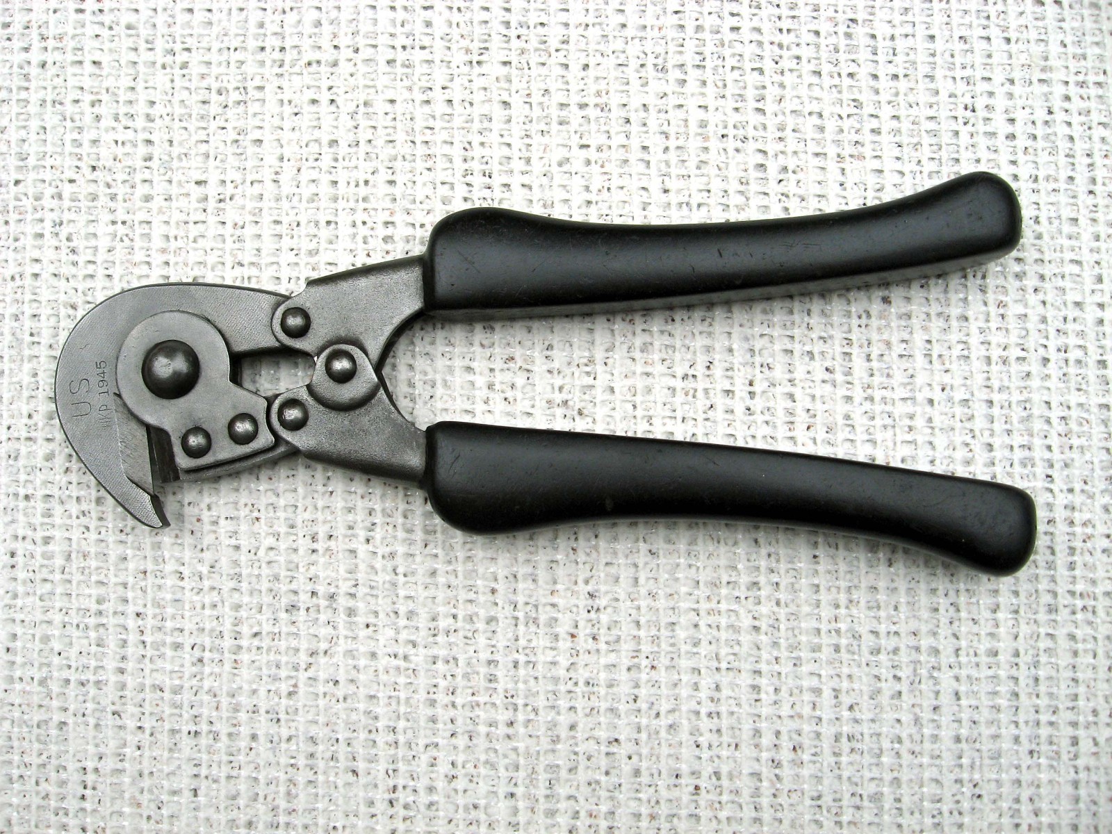 Vintage WWII US HKP 1945 Bolt Cutter Wire Cutter Black Handles Collectible Tool Vintage WWII US HKP 1945 Bolt Cutter Wire Cutter Black Handles Collectible Tool