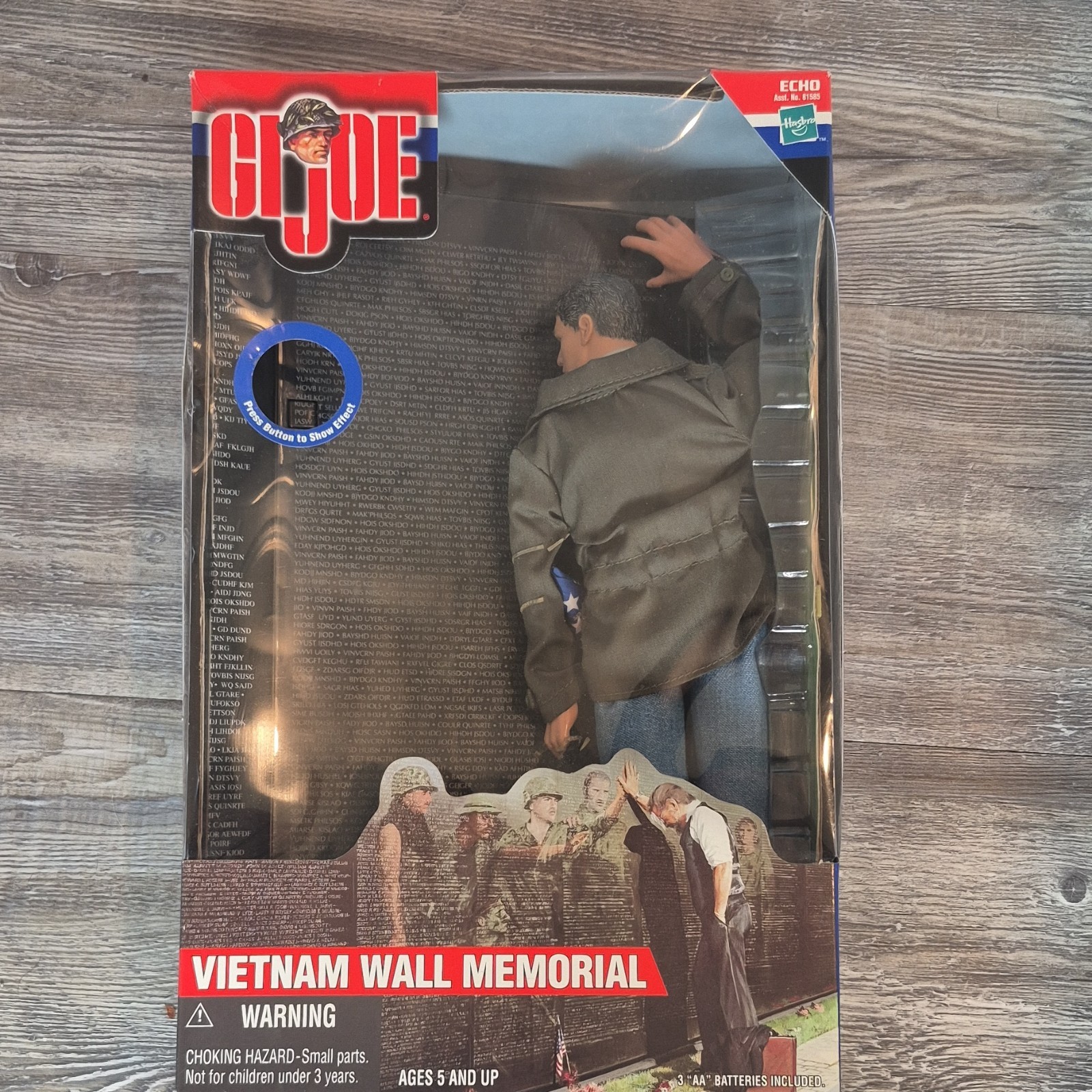 Hasbro G.I. Joe Vietnam Wall Memorial Figure Illuminated Section Replica