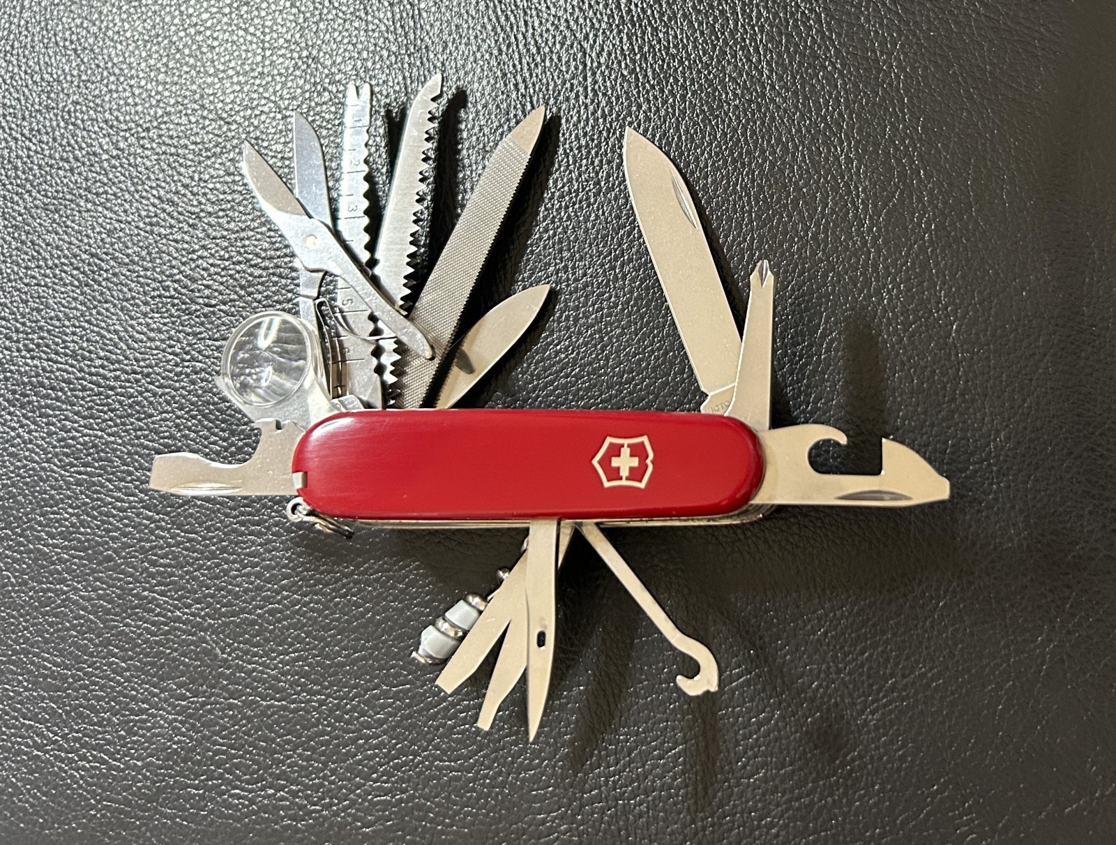 Victorinox CHAMPION PLUS Swiss Army Knife - Red - 91mm