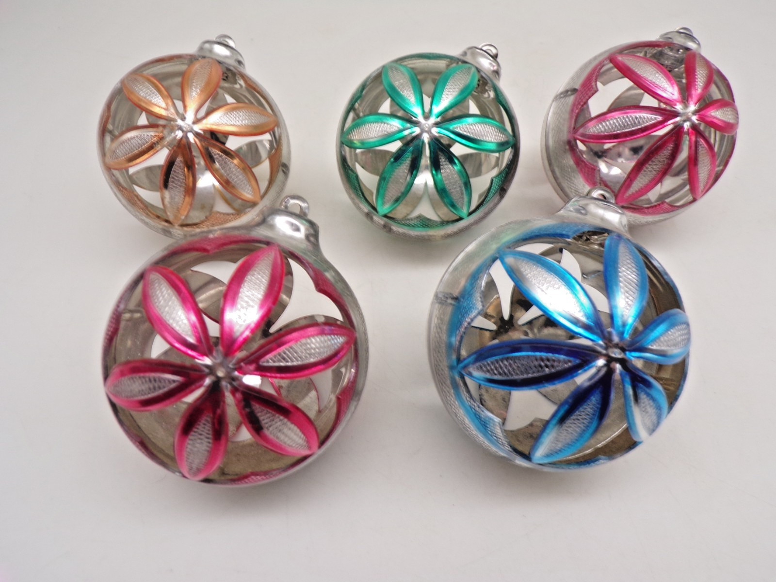 5 Vintage Bradford Cut Out Hard Plastic Round Christmas Ornaments
