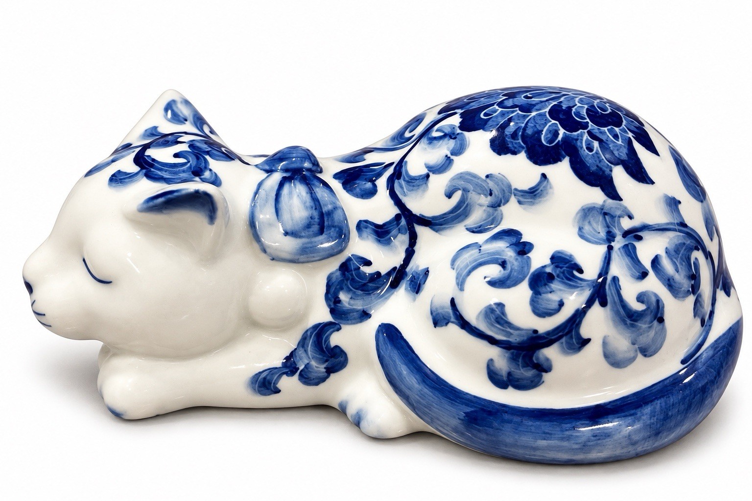 Andrea By Sadek Blue & White Sleeping Porcelain Cat Figurine 5.5” Andrea By Sadek Blue & White Sleeping Porcelain Cat Figurine 5.5”