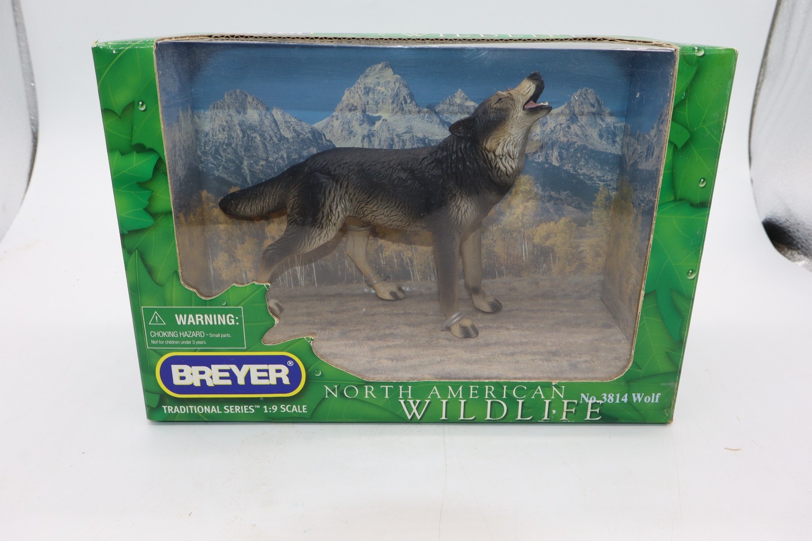 Breyer Wolf #3814 Grey Matte Other Animals Regular Run 2005–2006 New Open Box Breyer Wolf #3814 Grey Matte Other Animals Regular Run 2005–2006 New Open Box