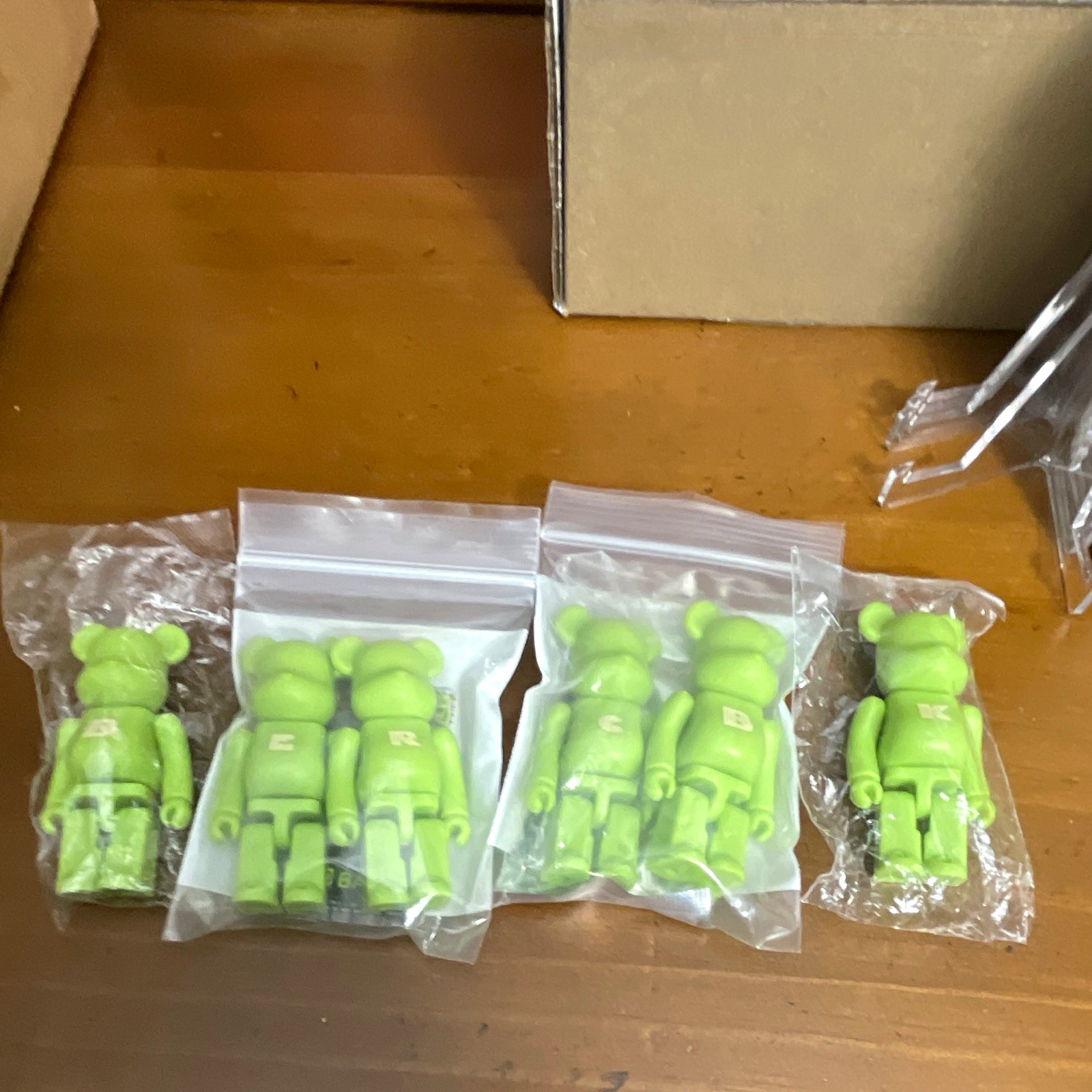 Medicom Toy BE@RBRICK Green Plastic Bearbrick Figures Lot of 6 Unopened Medicom Toy BE@RBRICK Green Plastic Bearbrick Figures Lot of 6 Unopened