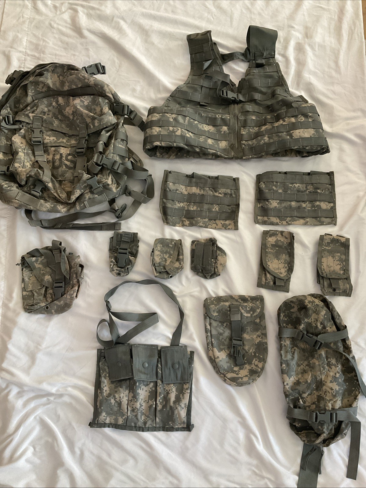 Genuine USGI 3 day Assault Pack w/ stiffener, MOLLE, Backpack, Rifleman, ACU Genuine USGI 3 day Assault Pack w/ stiffener, MOLLE, Backpack, Rifleman, ACU
