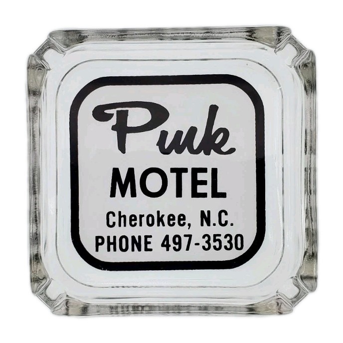 Vintage Ashtray / Pink Motel / Vintage Ashtray / Pink Motel /