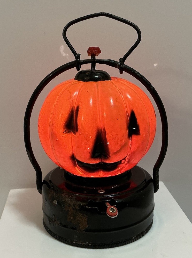 VINTAGE JACK O LANTERN JOL PUMPKIN LIGHT GLASS LANTERN 1960s HALLOWEEN WORKS VINTAGE JACK O LANTERN JOL PUMPKIN LIGHT GLASS LANTERN 1960s HALLOWEEN WORKS