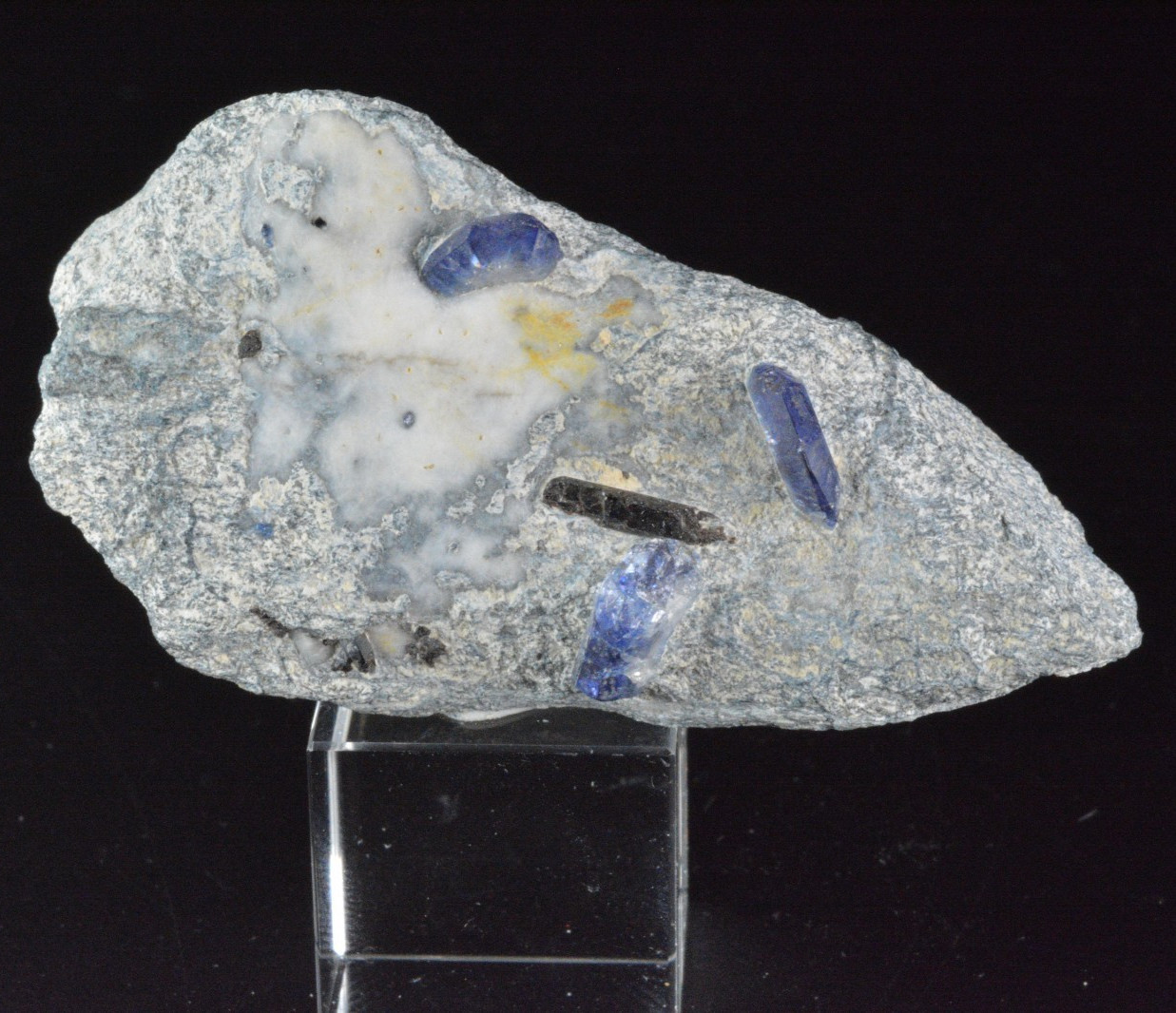 Benitoite, Neptunite, Dallas Gem mine, California Benitoite, Neptunite, Dallas Gem mine, California
