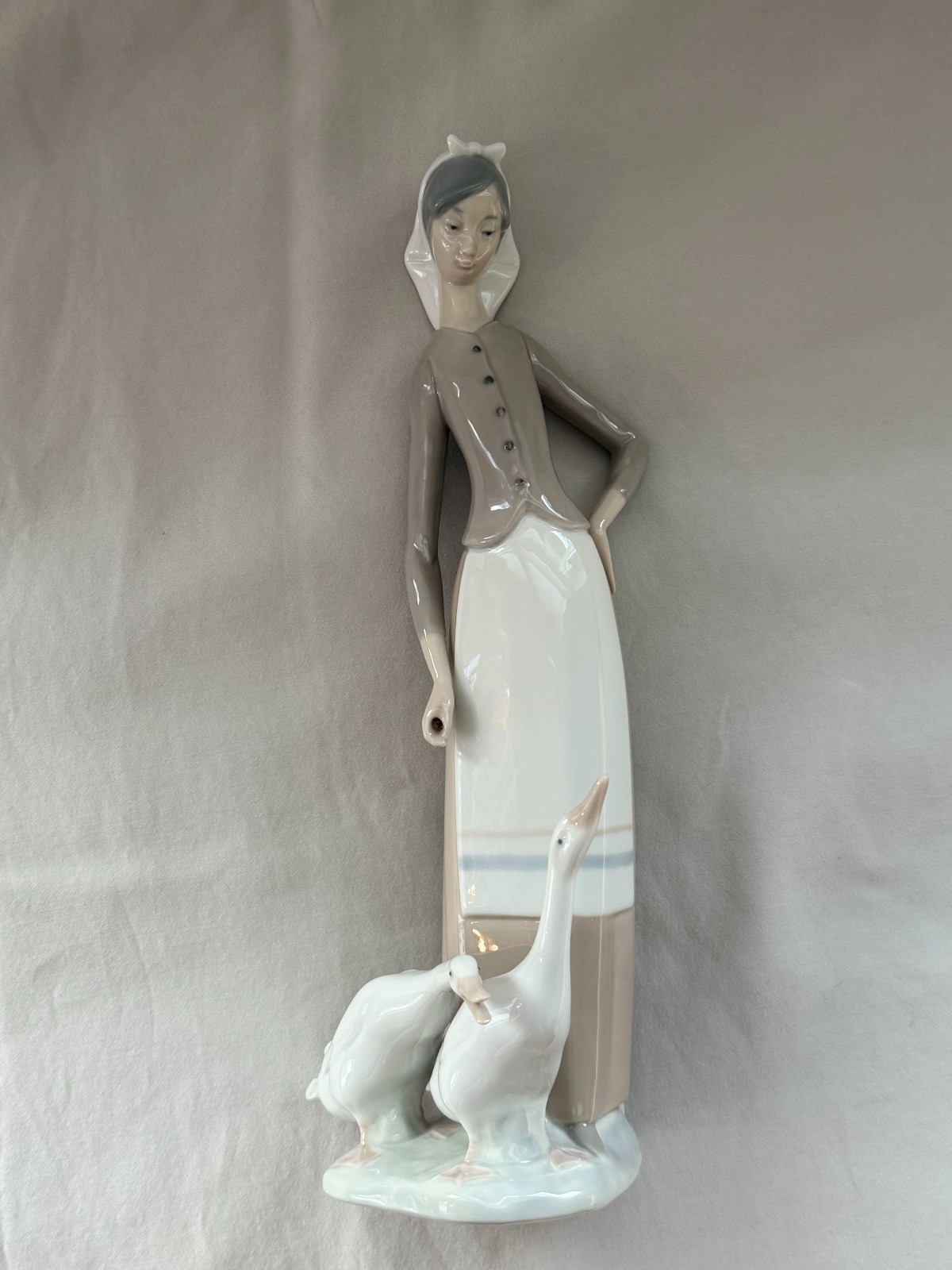 Lladro 1035 Girl with Geese Retired Porcelain Figurine 11 Lladro 1035 Girl with Geese Retired Porcelain Figurine 11
