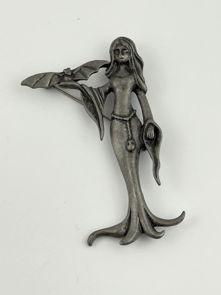 Vtg Halloween AJC Brooch Pin Morticia Addams Pewter Bat Spooky Skull Belt Buckle Vtg Halloween AJC Brooch Pin Morticia Addams Pewter Bat Spooky Skull Belt Buckle