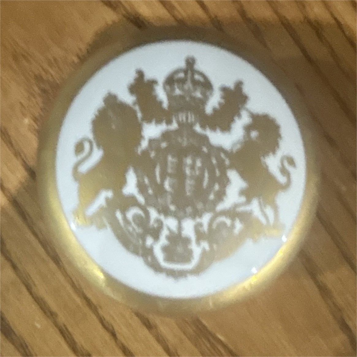Vintage Royal Collection Trust Fine Bone China Trinket Pill Box Gold Crest Gilt Vintage Royal Collection Trust Fine Bone China Trinket Pill Box Gold Crest Gilt
