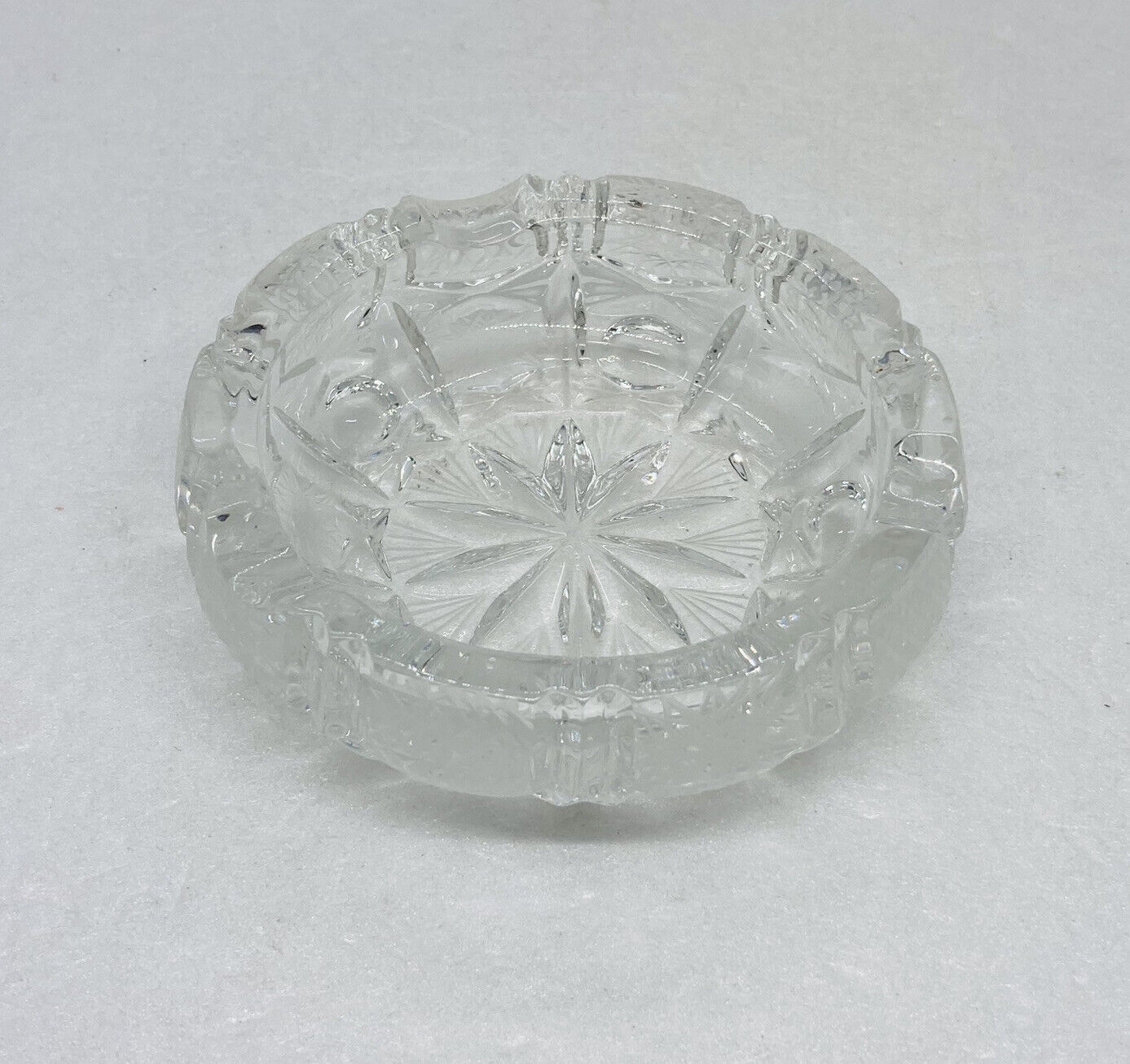 Vintage 1970s Crystal Glass Ashtray Etched Snowflake 3.5” Tabletop Art Decor O