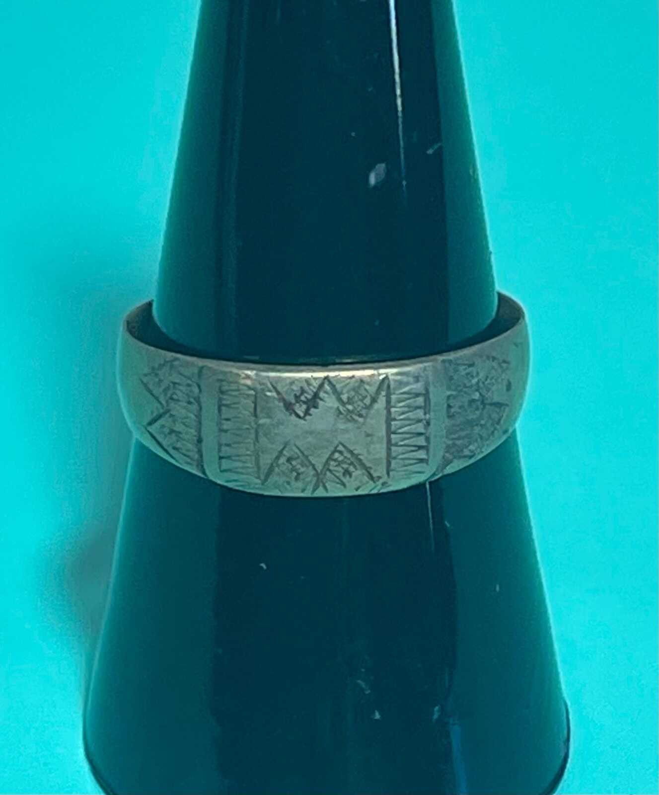 Circa 1930's Navajo Hand Made Silver Antique Vintage Band Unisex Ring Sz 7.5 Circa 1930's Navajo Hand Made Silver Antique Vintage Band Unisex Ring Sz 7.5